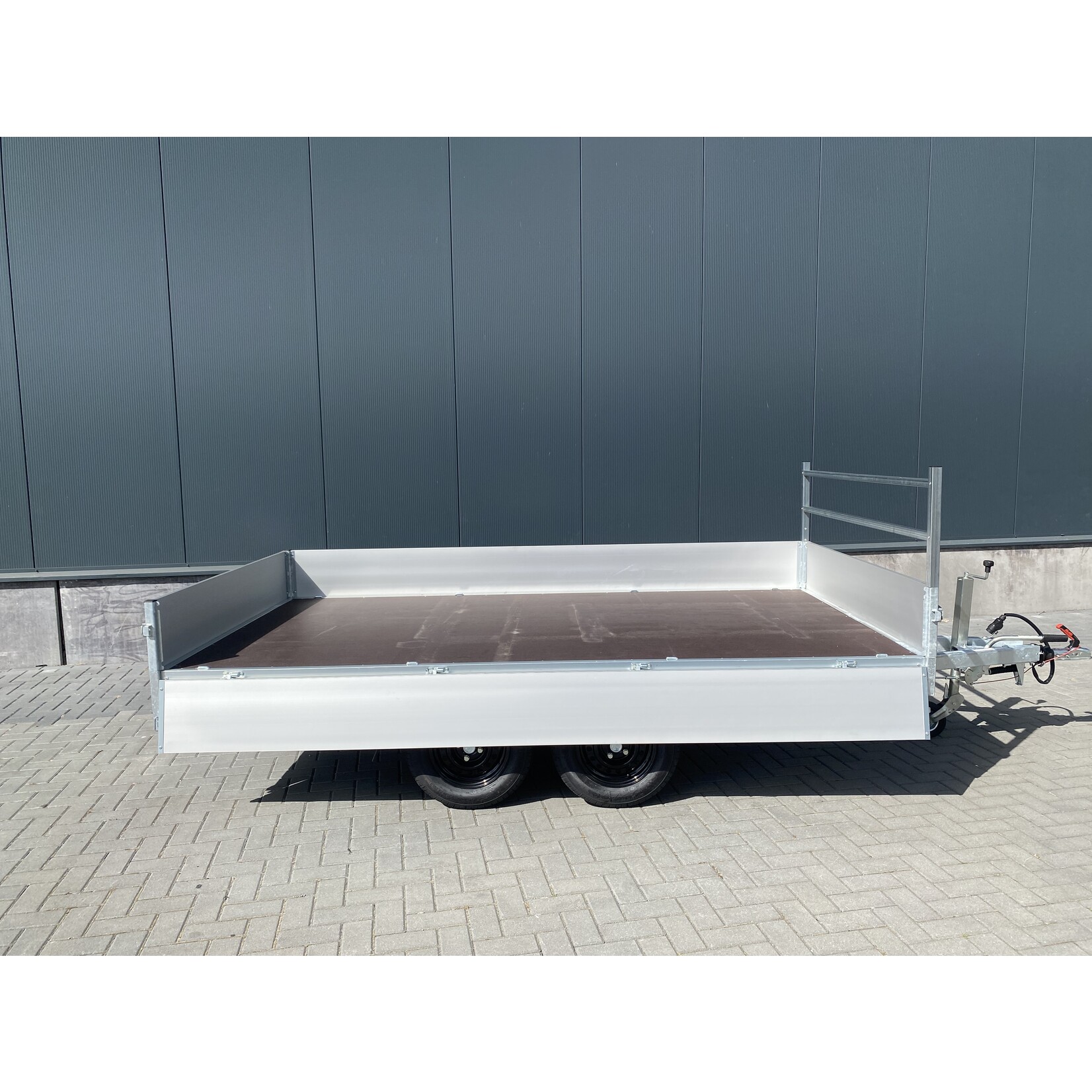 Anssems Demo/voorraad aktie! Anssems PLT-2 Pro | 330 x 180 x 30 cm | 2.000 kg | Geremd ALL - IN AKTIE!