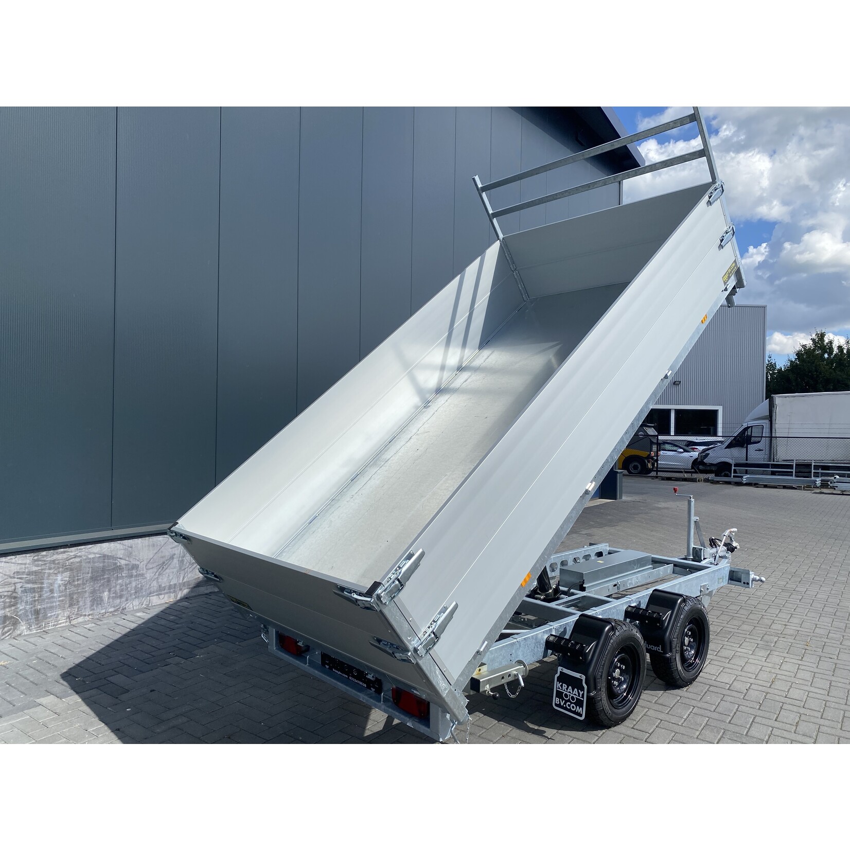 Crowline Crowline 3-zijdige kipper | 350 x 180 x 60 cm | 3.500 kg | Geremd ALL-IN AKTIE!