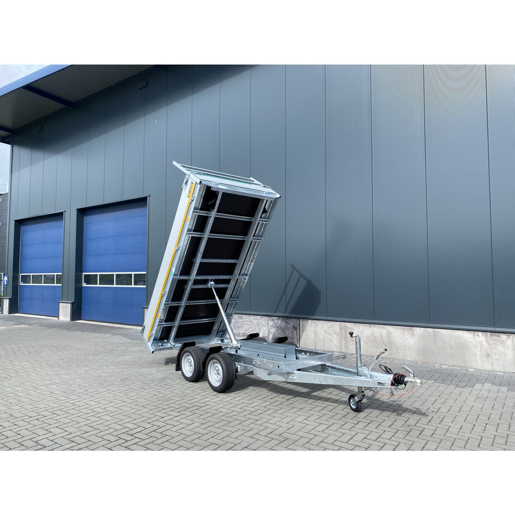Eduard Eduard kipper | 310 x 160 x 30 Cm | 2.700 Kg | Geremd ALL - IN AKTIE!