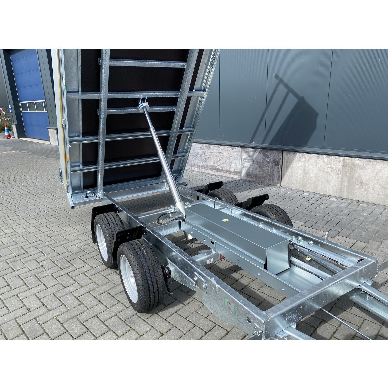 Eduard Eduard kipper | 310 x 160 x 30 Cm | 3.000 Kg | Geremd ALL - IN AKTIE!