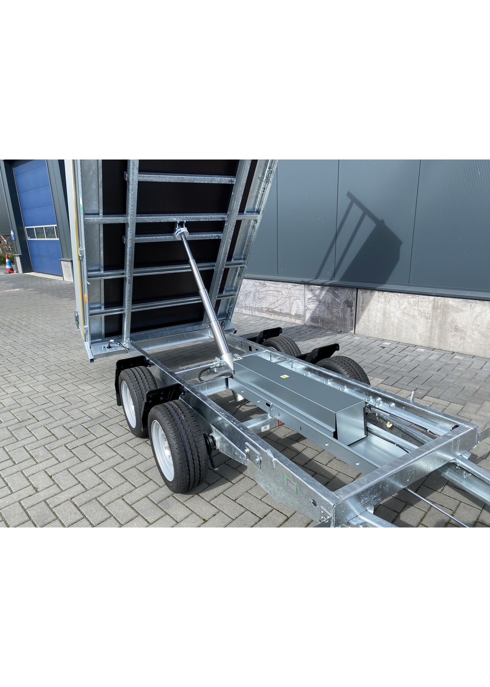 Eduard Eduard kipper | 310 x 160 x 30 Cm | 3.000 Kg | Geremd ALL - IN AKTIE!