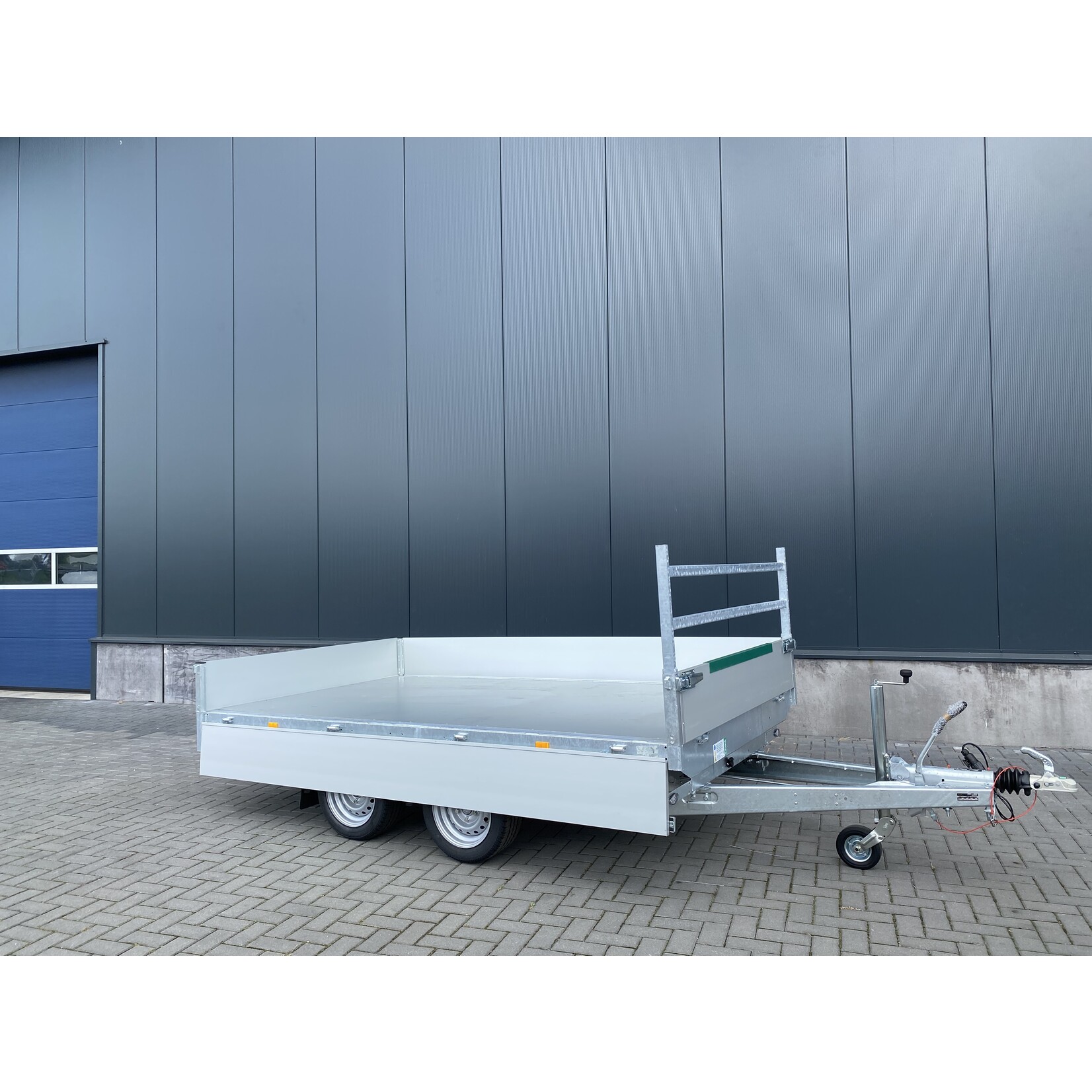 Eduard Eduard kipper | 310 x 180 x 30 cm | 3.000 Kg | Geremd ALL -IN AKTIE!