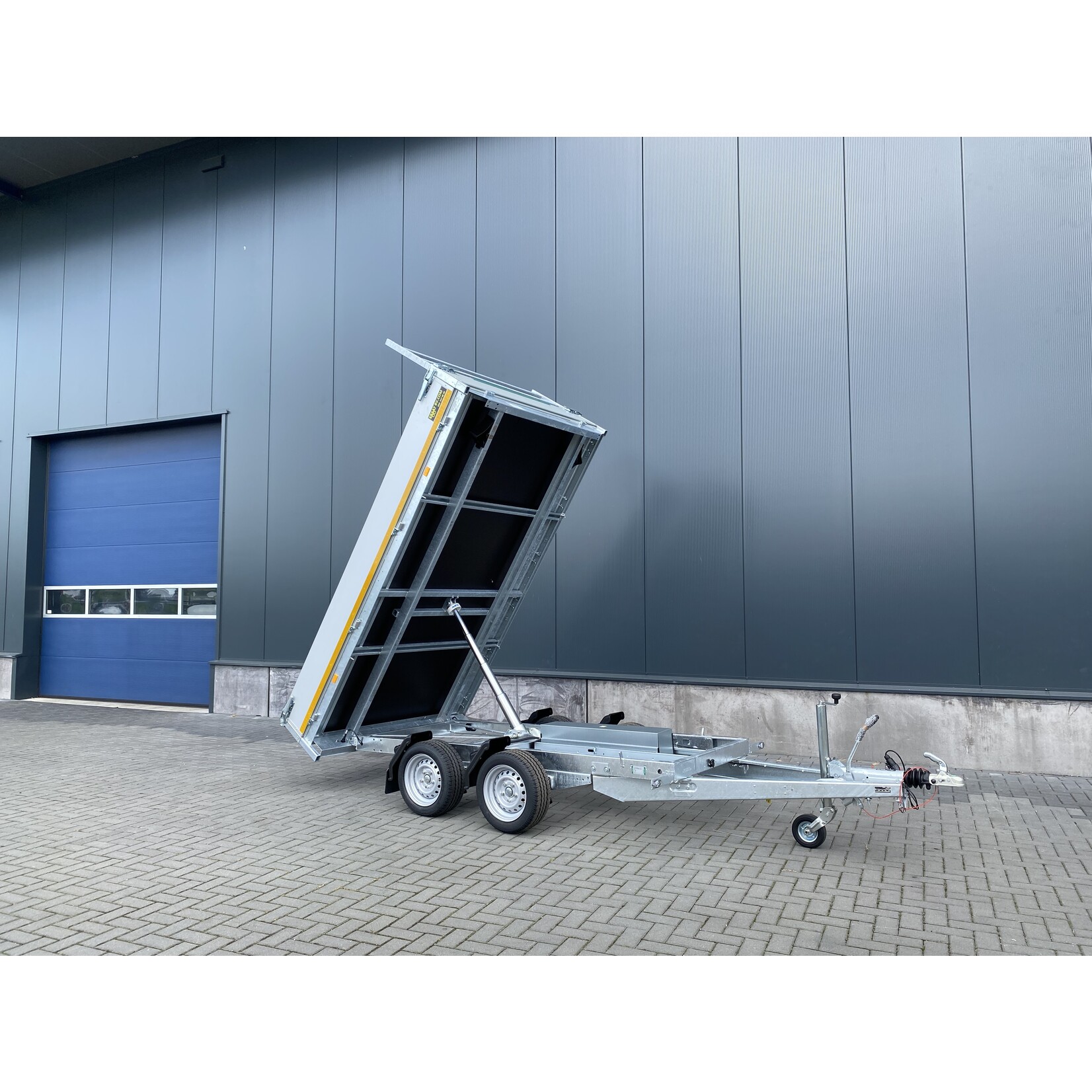 Eduard Eduard kipper | 310 x 180 x 30 cm | 3.000 Kg | Geremd ALL -IN AKTIE!