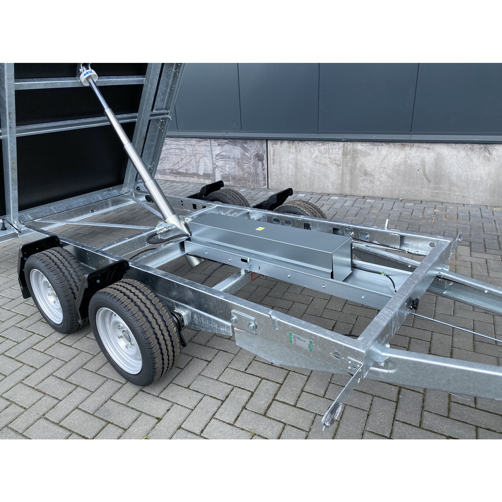Eduard Eduard kipper | 310 x 180 x 30 cm | 2.700 Kg | Geremd ALL -IN AKTIE!