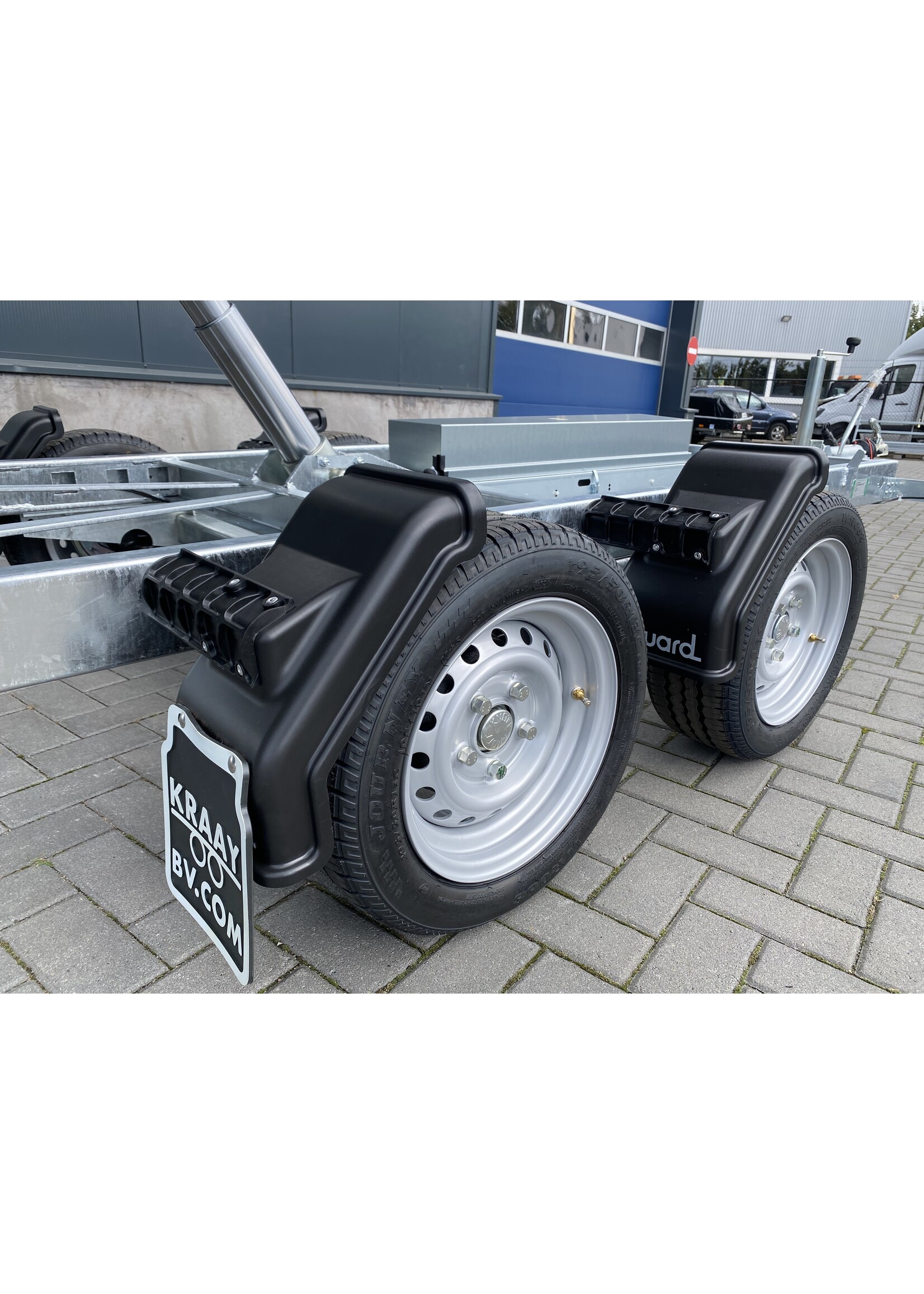 Eduard Eduard kipper | 310 x 180 x 30 cm | 3.000 Kg | Geremd ALL -IN AKTIE!