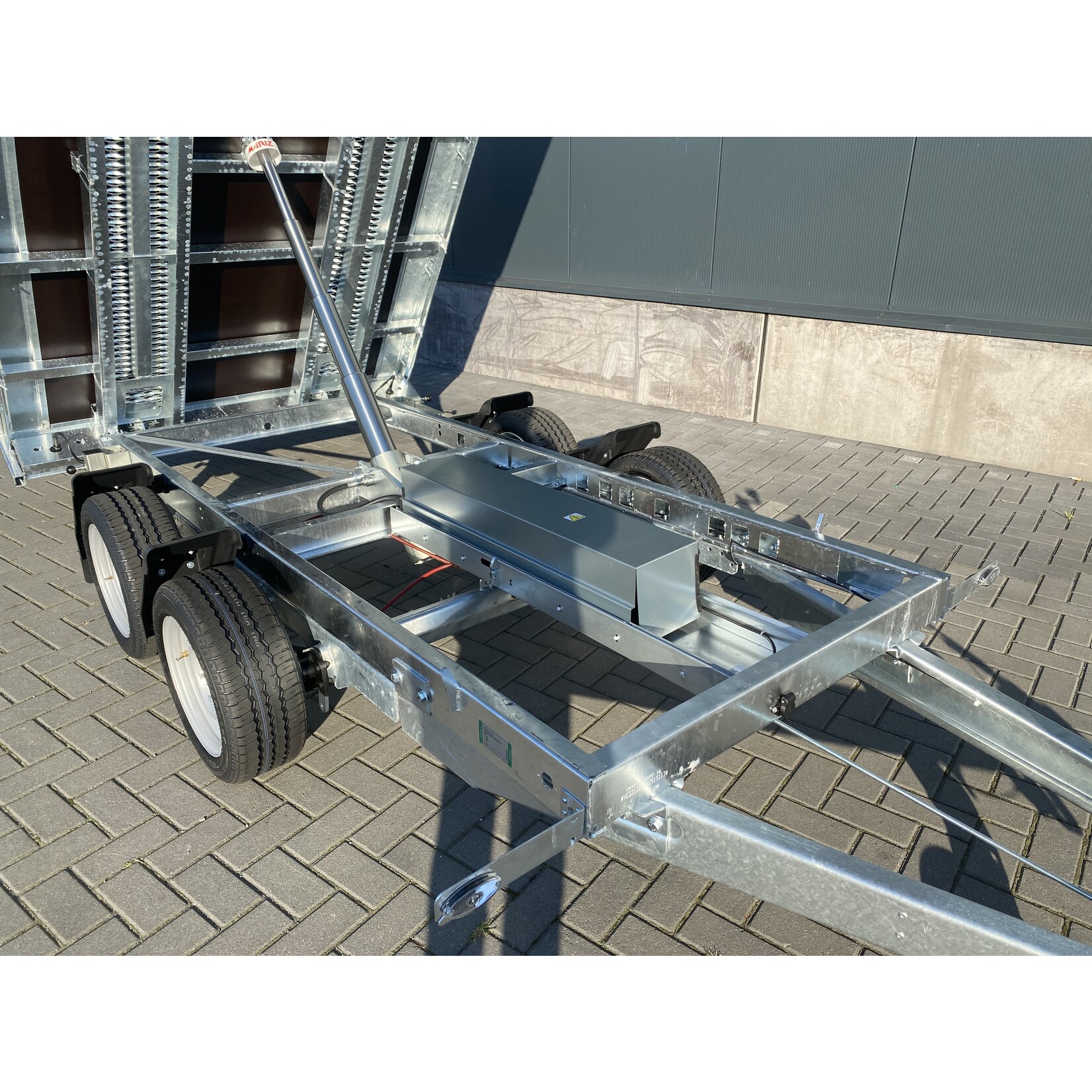 Eduard Eduard kipper |  310 x 180 x 30 cm | 3.000  kg | Geremd ALL - IN AKTIE!