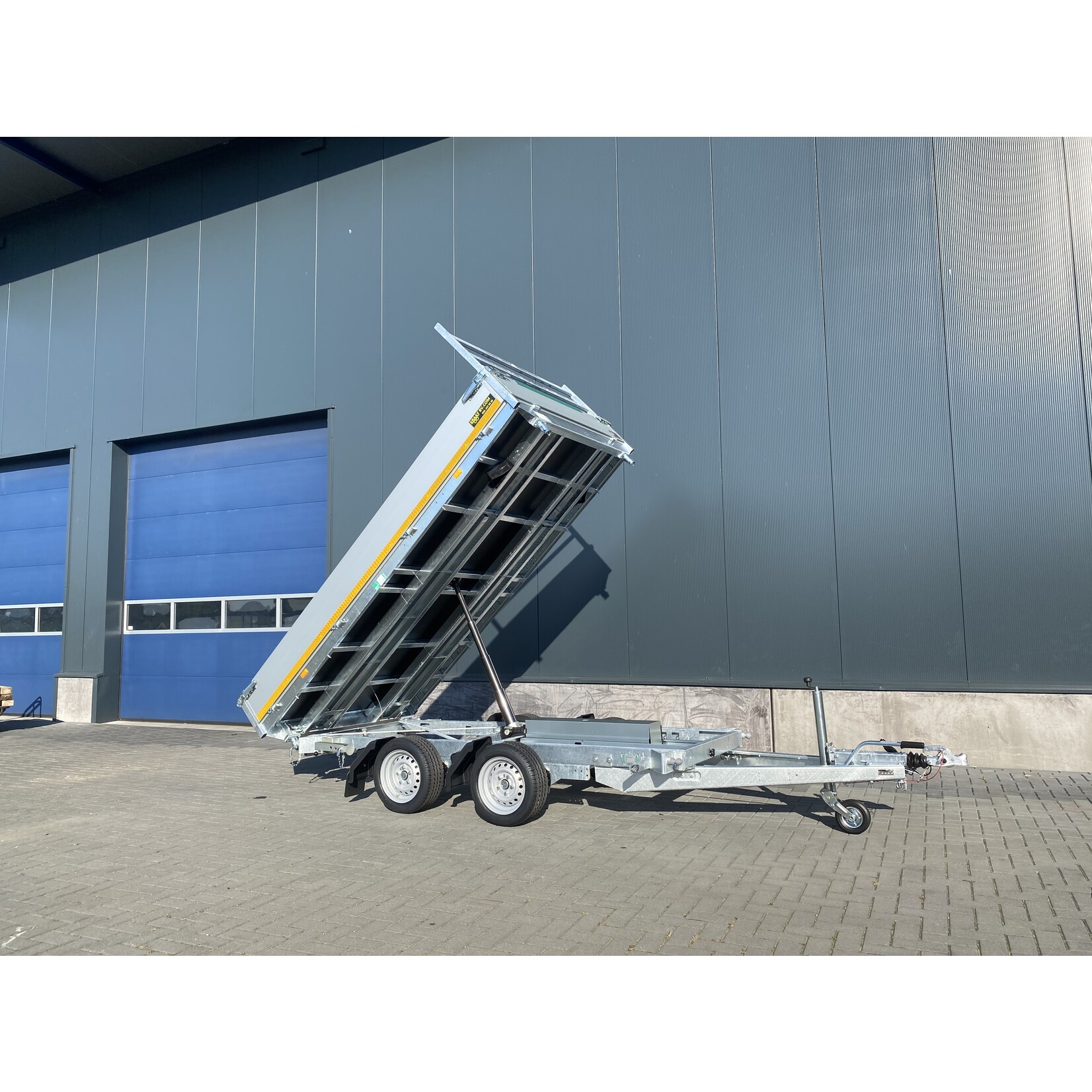 Eduard Eduard kipper |  335 x 180 x 30 Cm | 3.000 Kg | Geremd ALL - IN AKTIE!