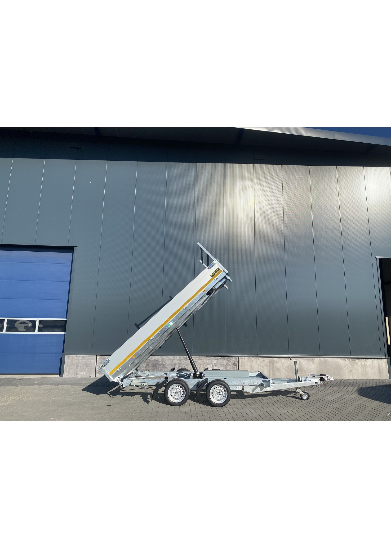 Eduard Eduard kipper |  335 x 180 x 30 Cm | 3.000 Kg | Geremd ALL - IN AKTIE!