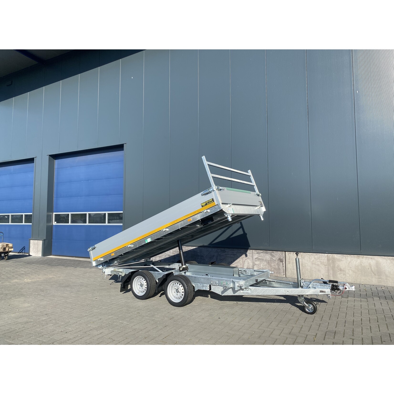 Eduard Eduard  3- zijdige kipper |  335 x 180 x 30 cm |  3.500 kg | Geremd ALL - IN AKTIE!
