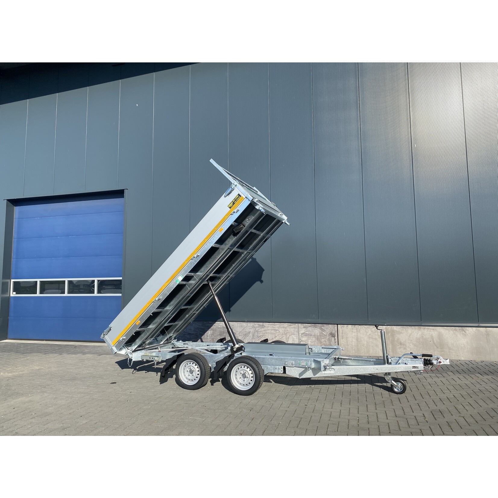 Eduard Eduard  3- zijdige kipper |  335 x 180 x 30 cm |  3.500 kg | Geremd ALL - IN AKTIE!