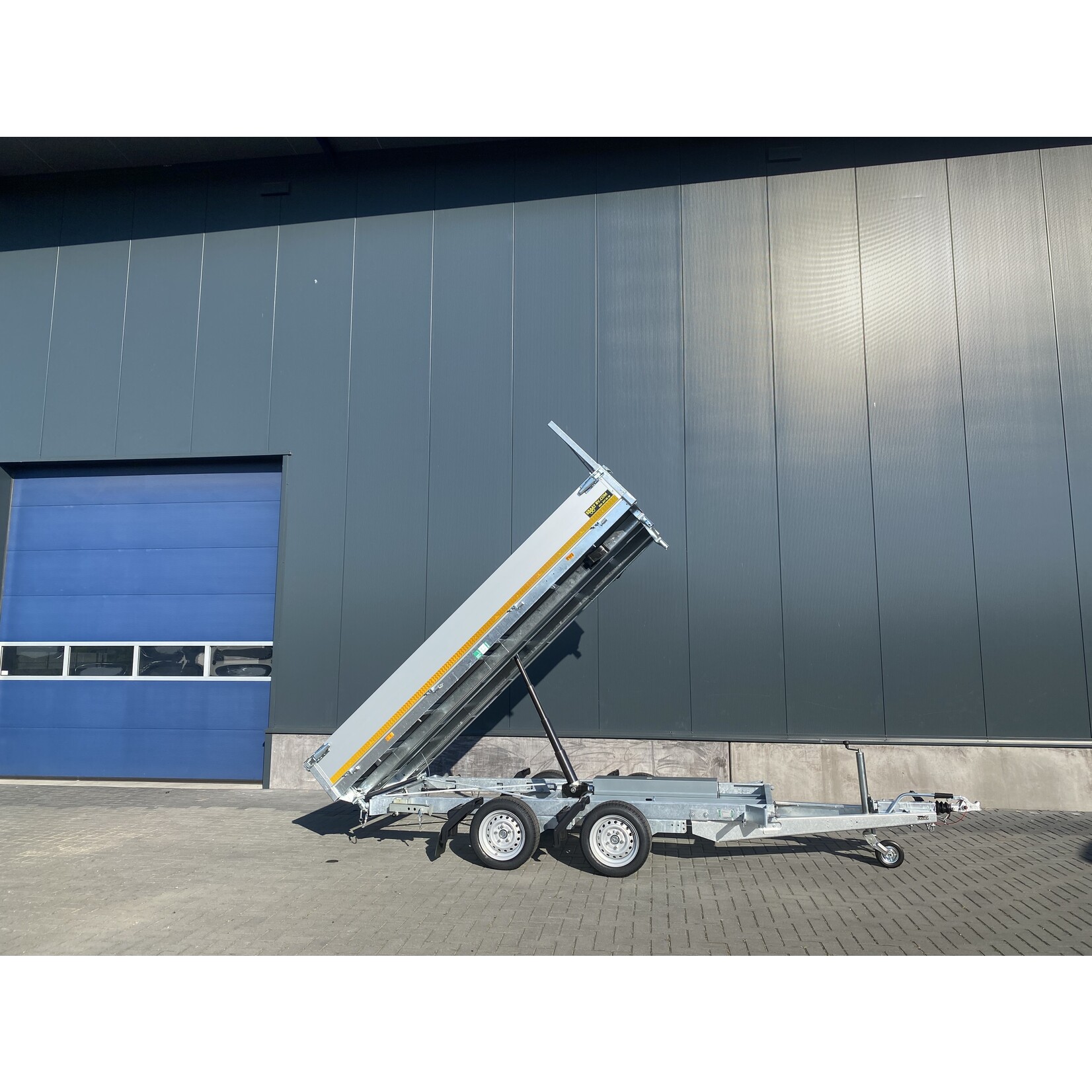 Eduard Eduard  3- zijdige kipper |  335 x 180 x 30 cm |  3.500 kg | Geremd ALL - IN AKTIE!