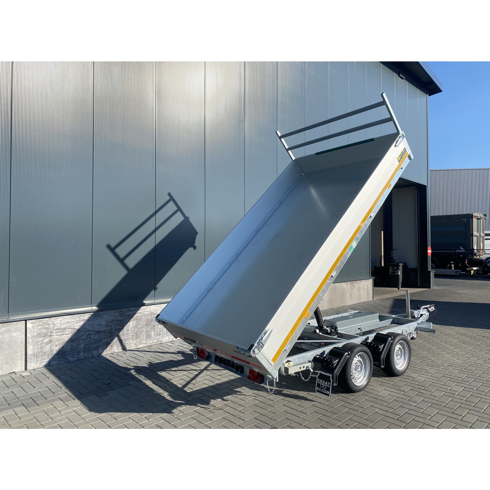 Eduard Eduard  3- zijdige kipper |  335 x 180 x 30 cm |  3.500 kg | Geremd ALL - IN AKTIE!