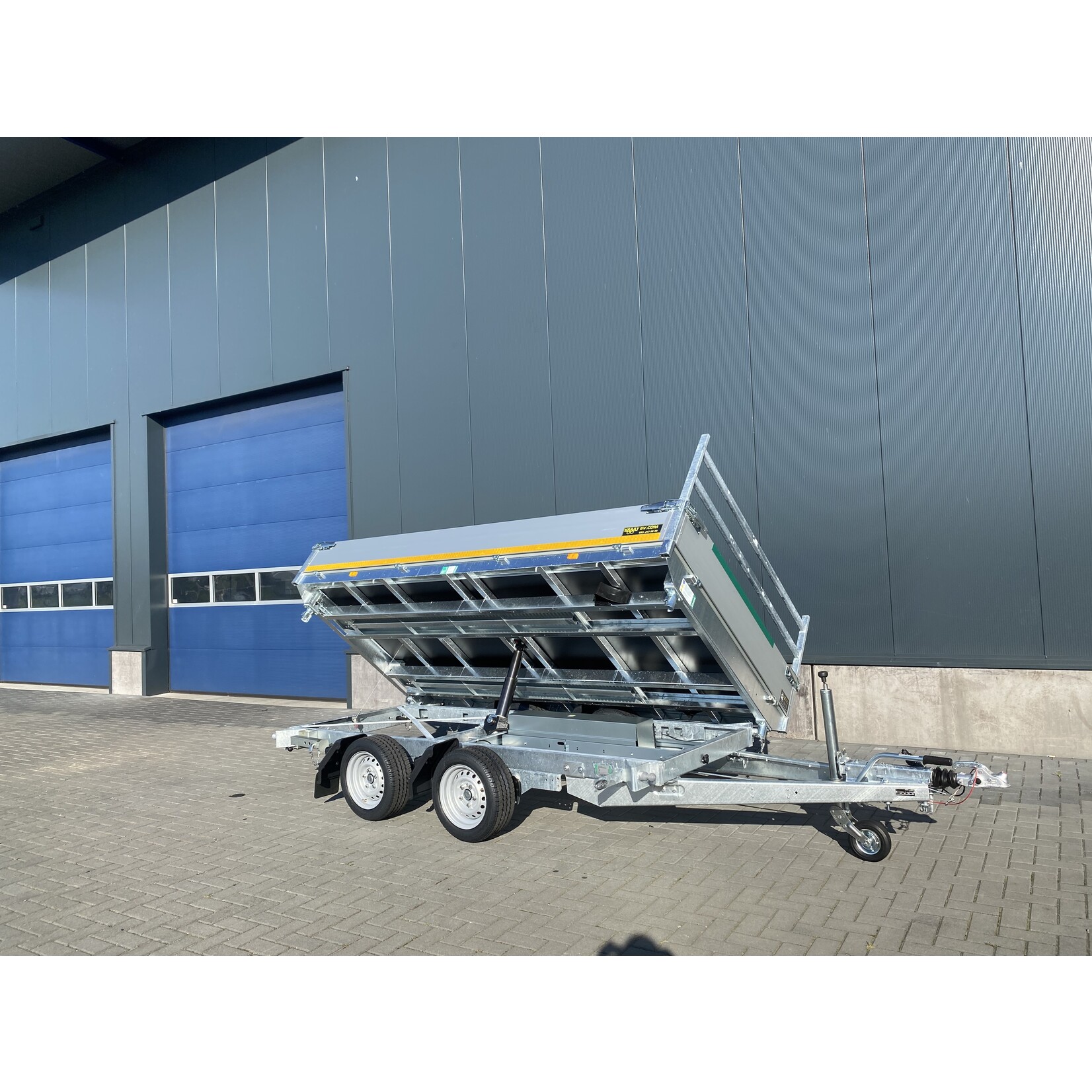 Eduard Eduard  3- zijdige kipper |  335 x 180 x 30 cm |  3.500 kg | Geremd ALL - IN AKTIE!