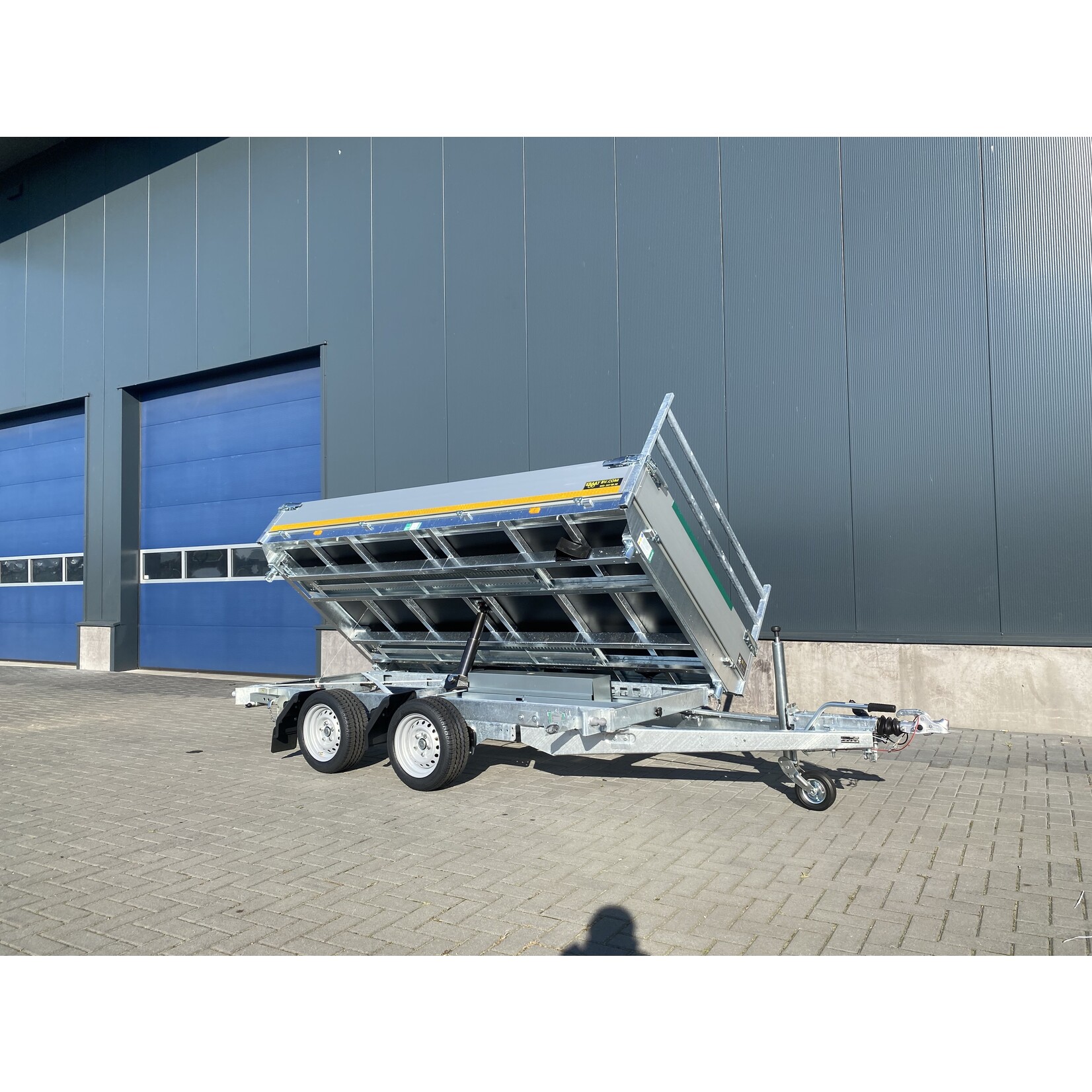 Eduard Eduard  3- zijdige kipper |  335 x 180 x 30 cm |  3.500 kg | Geremd ALL - IN AKTIE!
