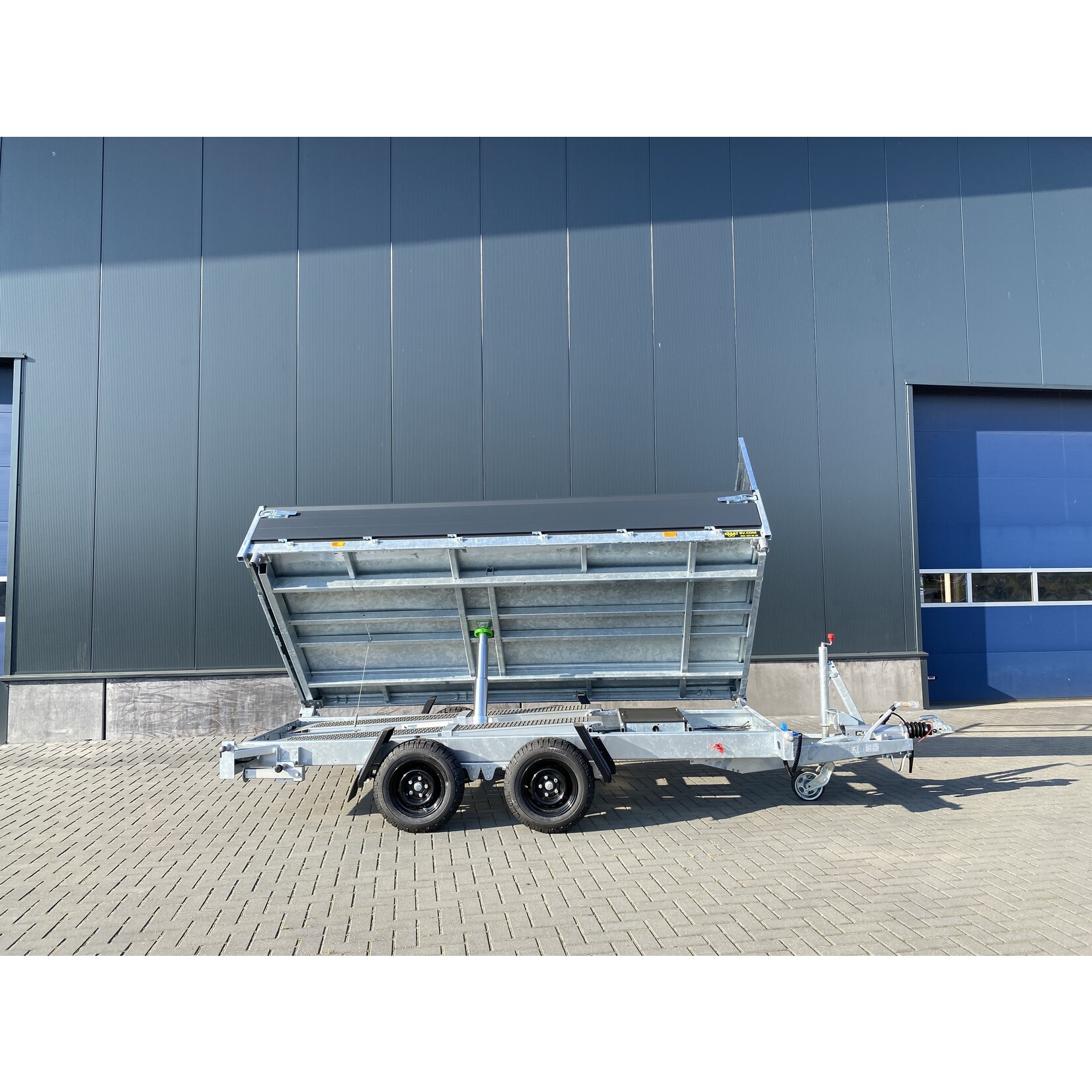 Hapert Hapert Cobalt HM-2 | 375 x 180 x 40 cm | 3.500 kg | Geremd ALL - IN AKTIE!