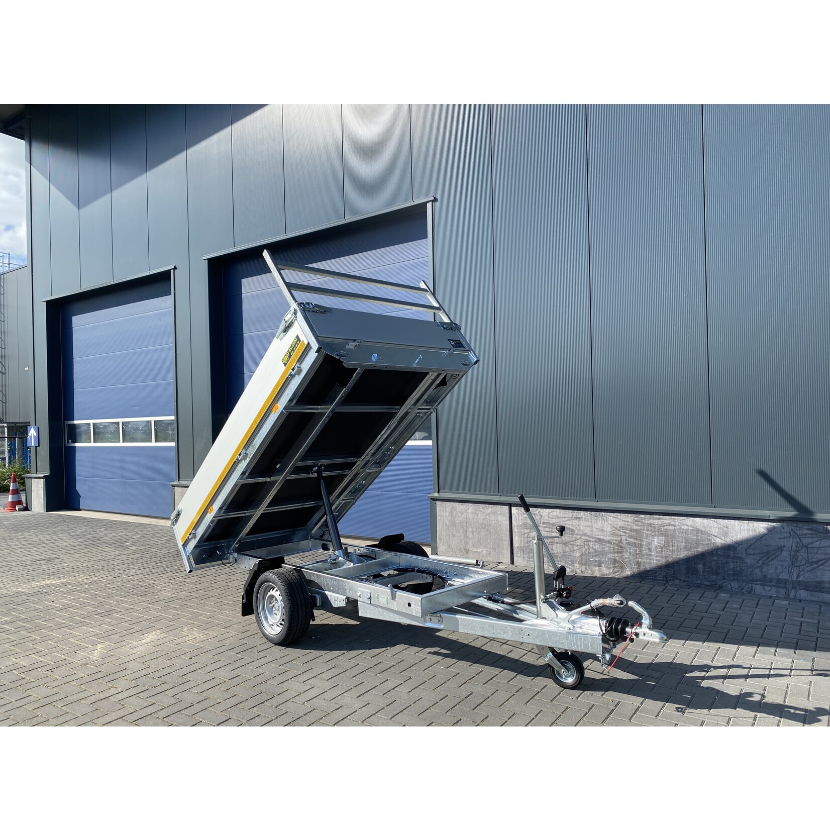 Eduard Eduard kipper handpomp bediend | 260 x 150 x 30 cm | 1.350 kg | geremd ALL - IN AKTIE!