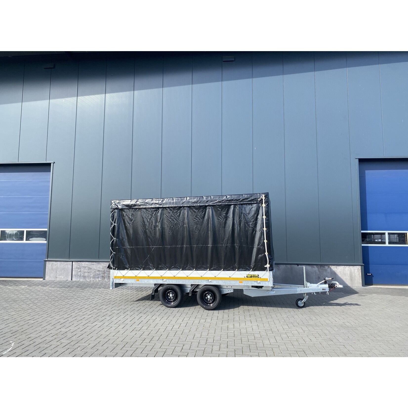 Eduard Eduard | 356 x 180 x 180 cm | 2.700 kg | Geremd ALL - IN AKTIE!