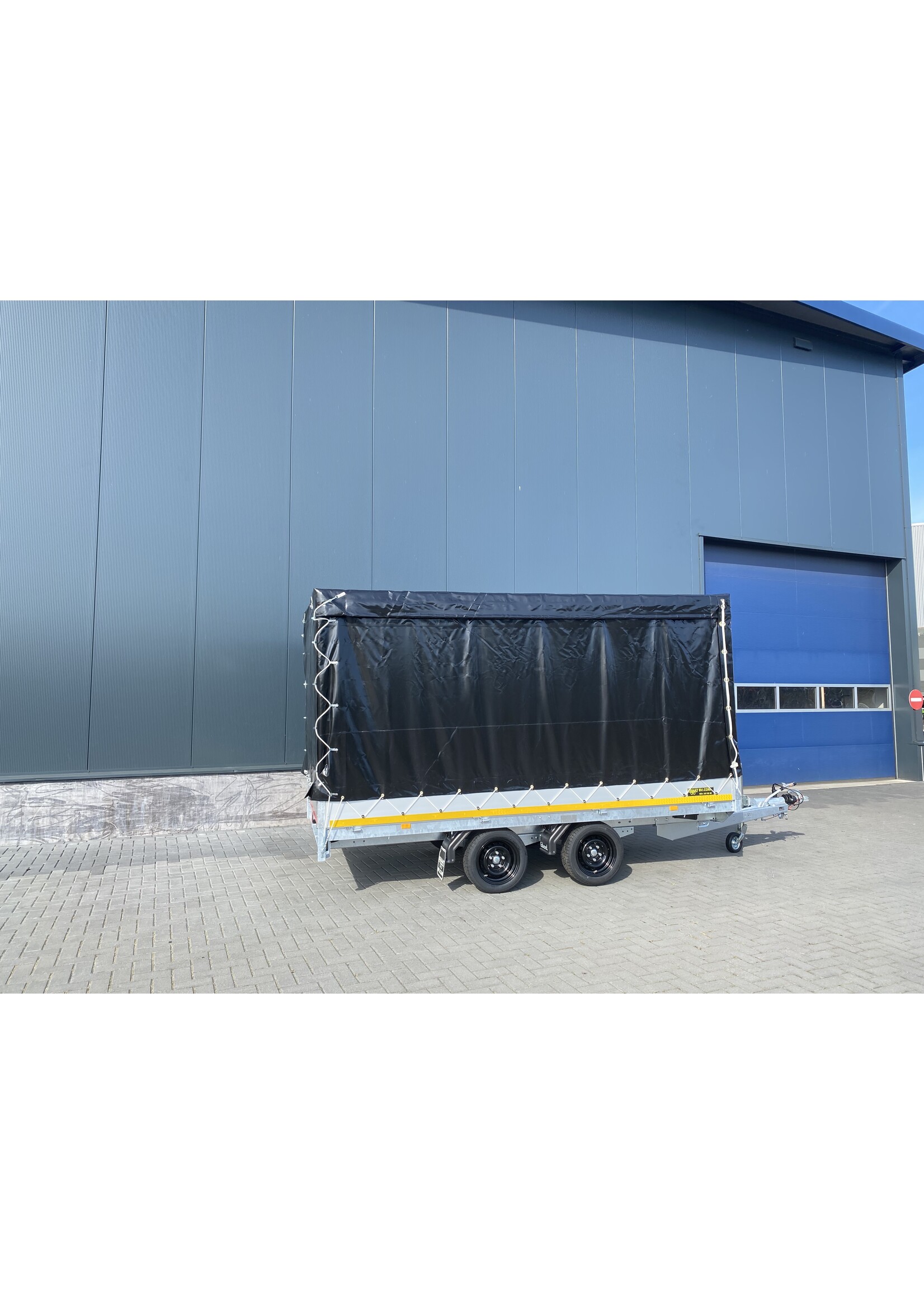 Eduard Eduard | 356 x 180 x 180 cm | 2.700 kg | Geremd ALL - IN AKTIE!