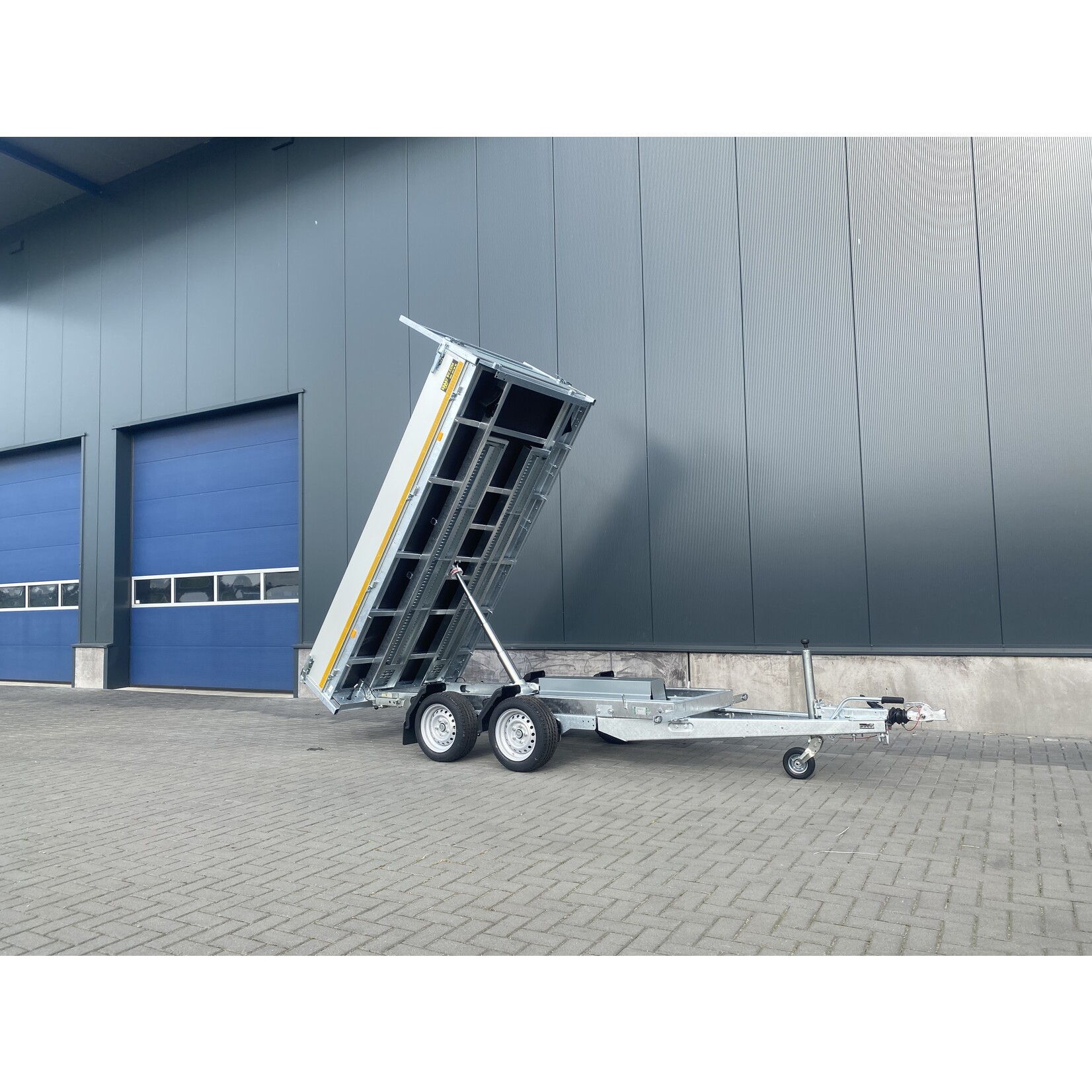 Eduard Eduard kipper |  310 x 160 x 30 Cm | 3.000 Kg  | incl. rijplaten + steunpoten  ALL - IN AKTIE!