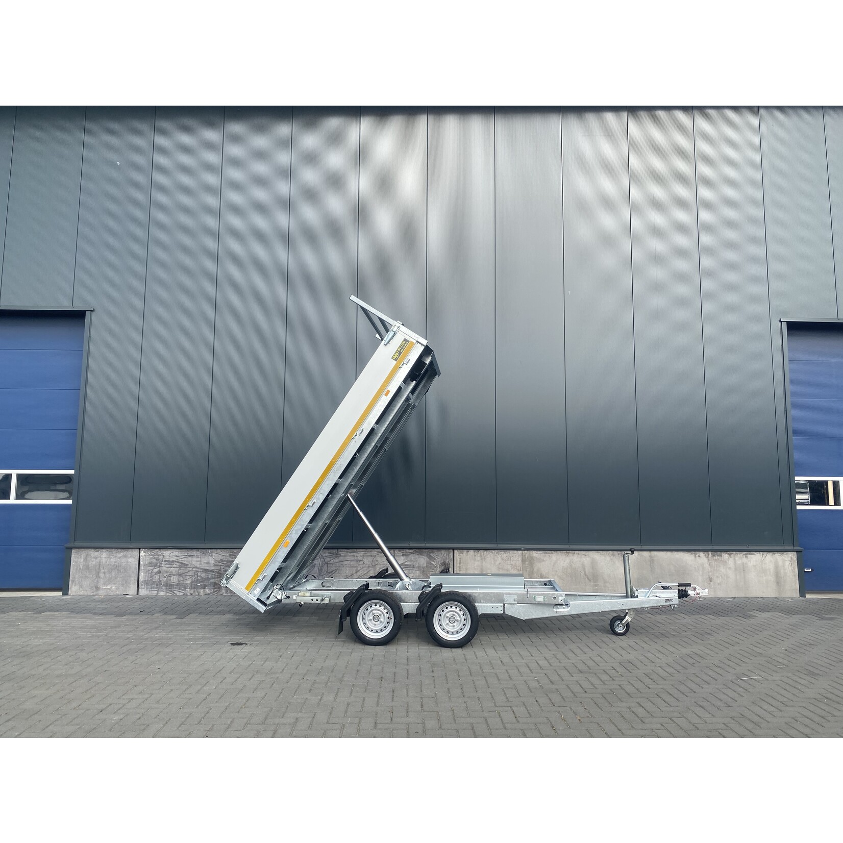Eduard Eduard kipper |  310 x 160 x 30 Cm | 3.000 Kg  | incl. rijplaten + steunpoten  ALL - IN AKTIE!