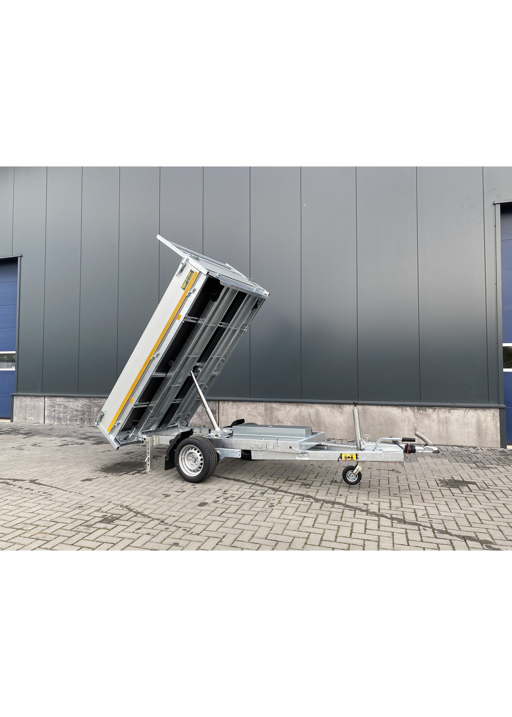 Eduard Eduard kipper elektrisch bediend | 260 x 150 x 30 cm | 1.500 kg | Incl. oprijpakket | Geremd ALL - IN AKTIE!