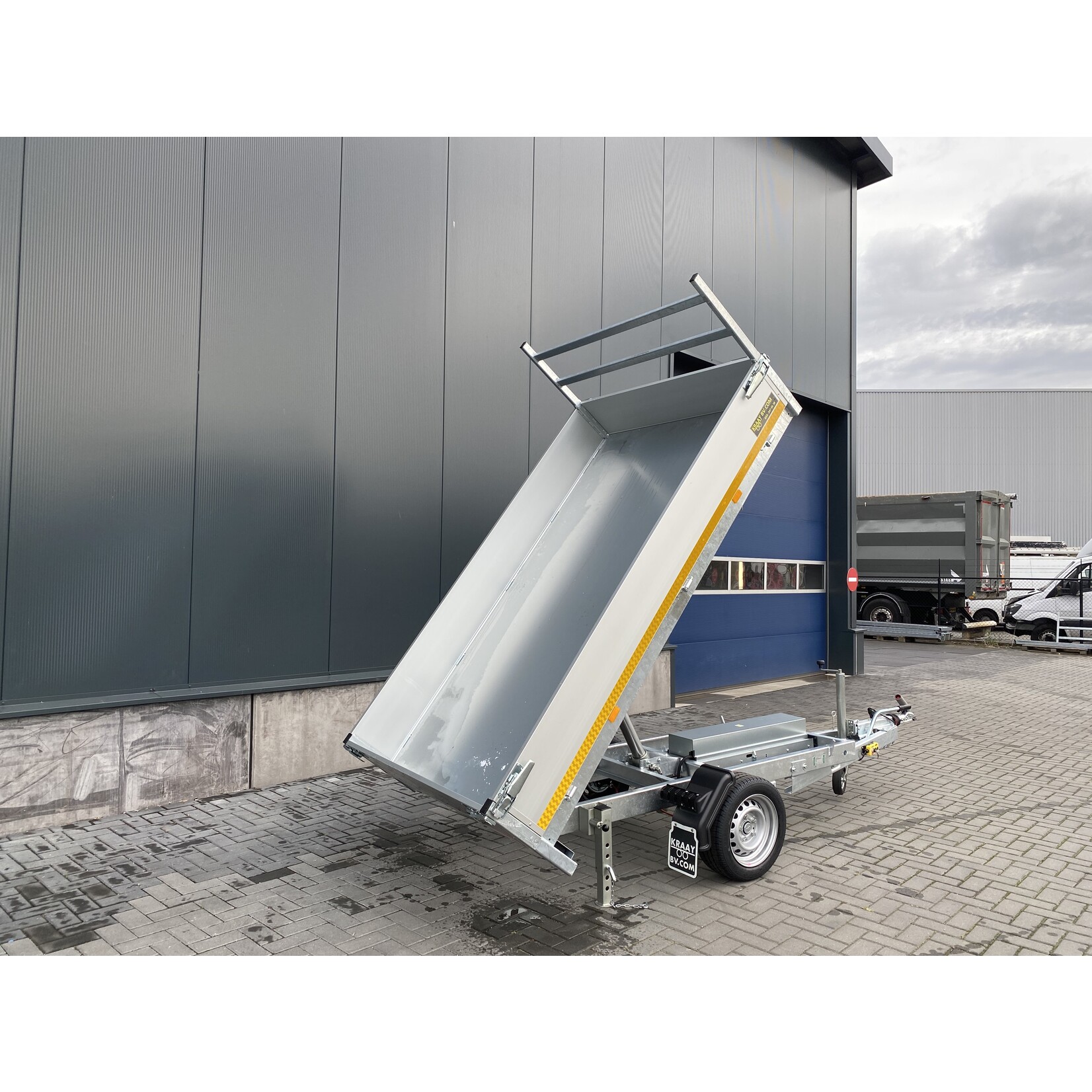 Eduard Eduard kipper elektrisch bediend | 260 x 150 x 30 cm | 1.500 kg | Incl. oprijpakket | Geremd ALL - IN AKTIE!