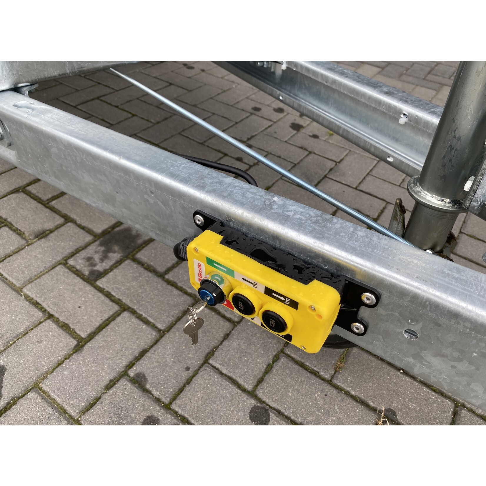 Eduard Eduard kipper elektrisch bediend | 260 x 150 x 30 cm | 1.500 kg | Incl. oprijpakket | Geremd ALL - IN AKTIE!