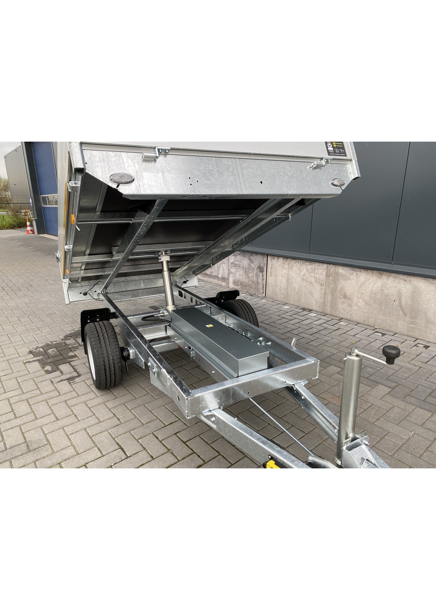 Eduard Eduard kipper elektrisch bediend  | 260 x 150 x 30  Cm | 1.350 Kg | Geremd ALL - IN AKTIE!