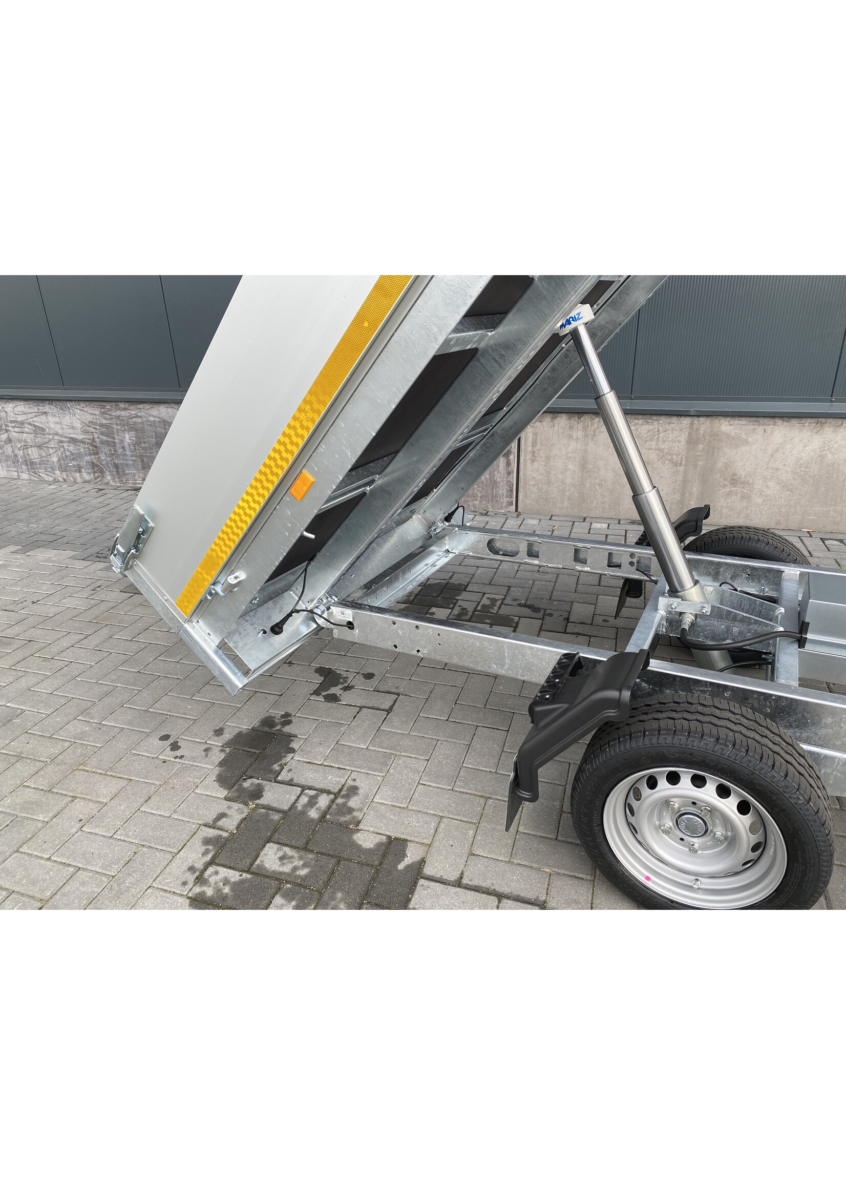 Eduard Eduard kipper elektrisch bediend  | 260 x 150 x 30  Cm | 1.350 Kg | Geremd ALL - IN AKTIE!