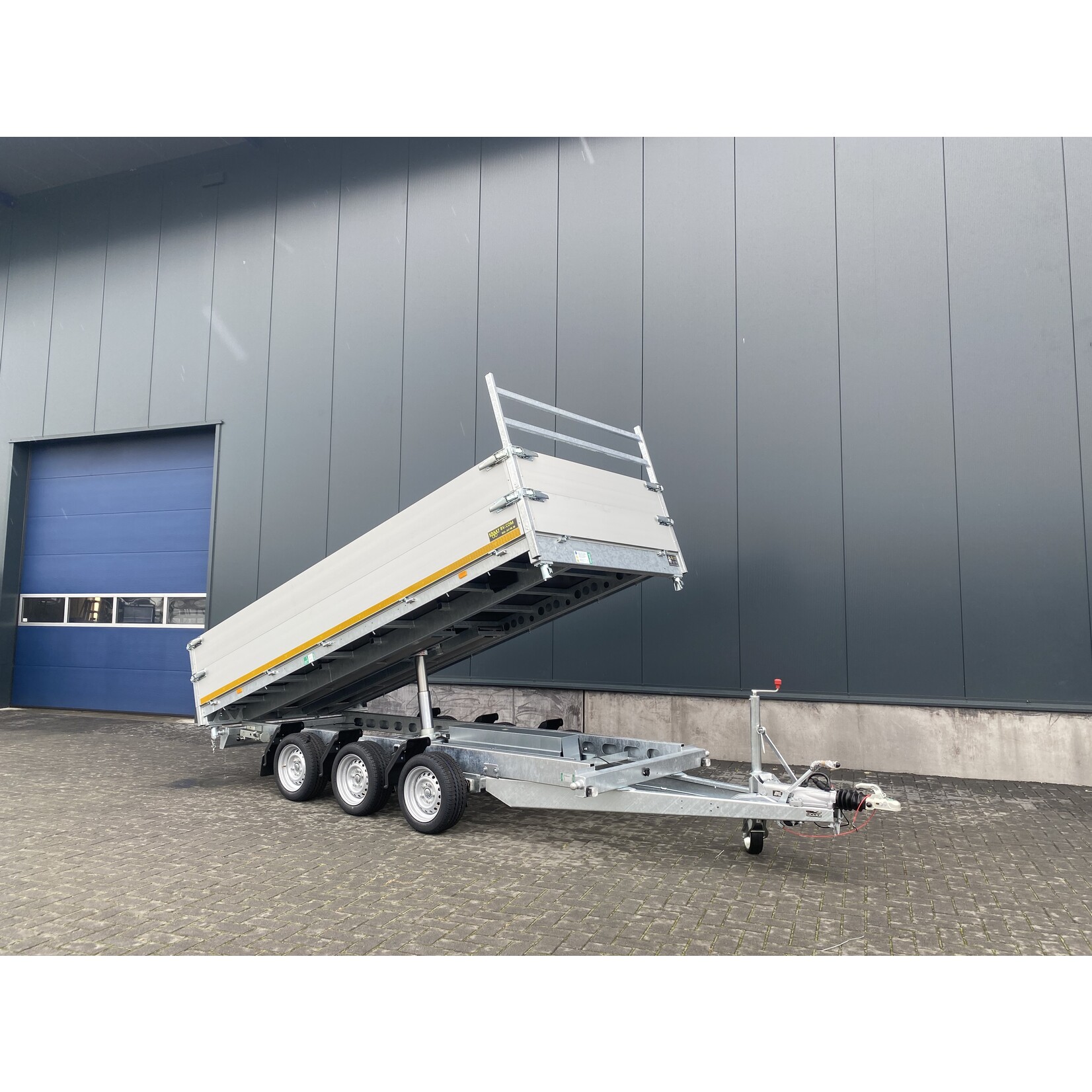 eduard Demo / voorraad aktie! Eduard 3-zijdige kipper | 400 x 180 x 60 cm | 3.500 kg | Geremd ALL-IN AKTIE!