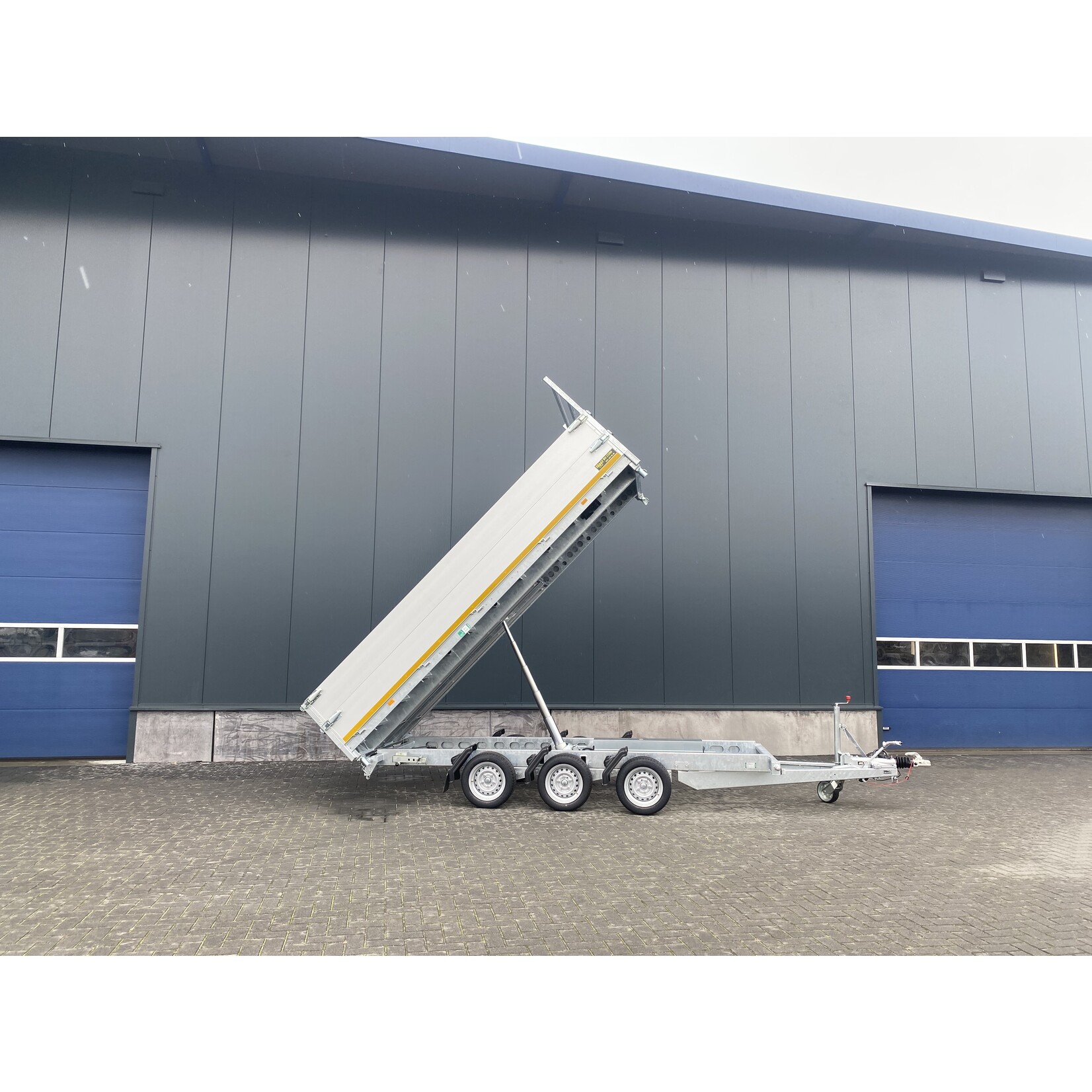 eduard Demo / voorraad aktie! Eduard 3-zijdige kipper | 400 x 180 x 60 cm | 3.500 kg | Geremd ALL-IN AKTIE!