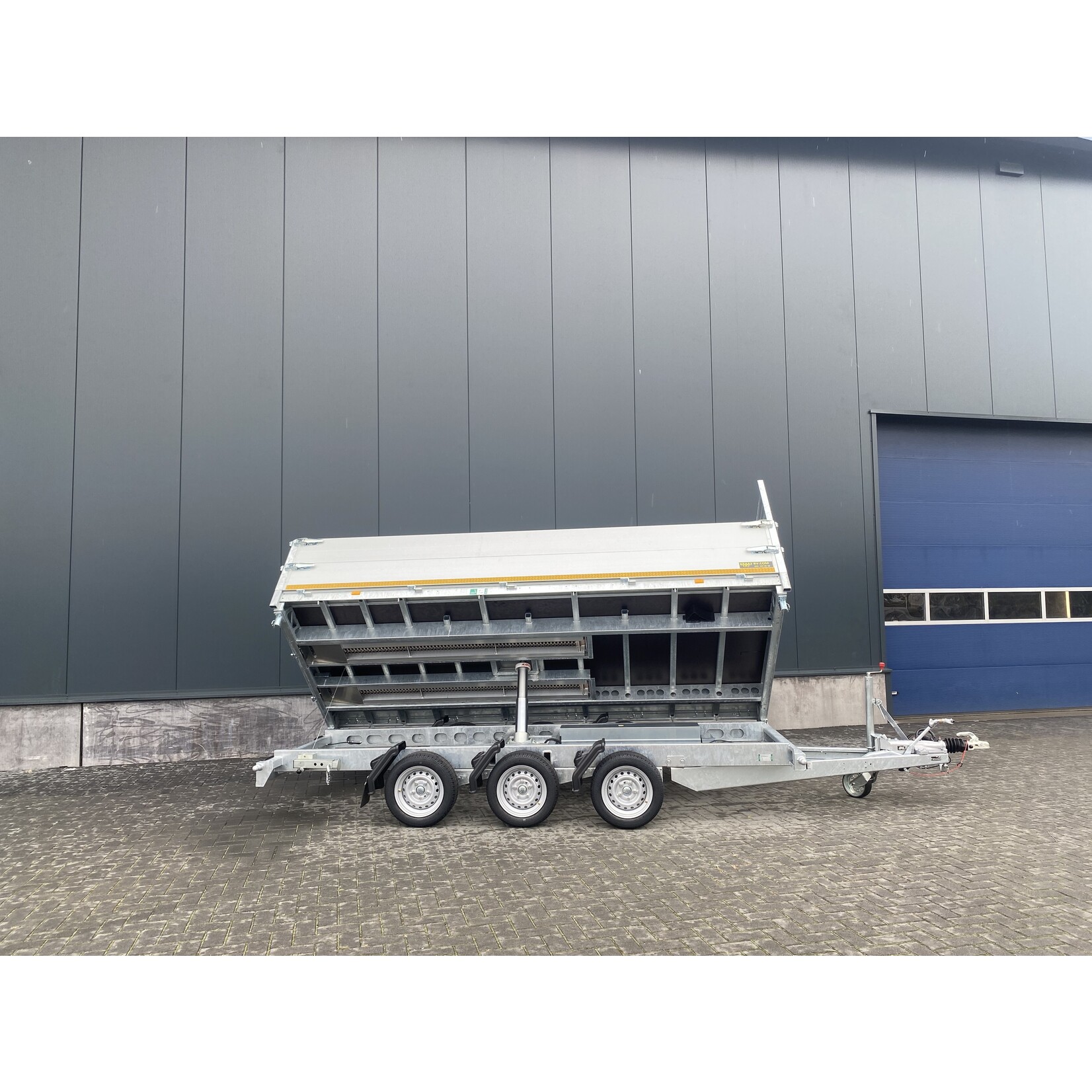 eduard Demo / voorraad aktie! Eduard 3-zijdige kipper | 400 x 180 x 60 cm | 3.500 kg | Geremd ALL-IN AKTIE!
