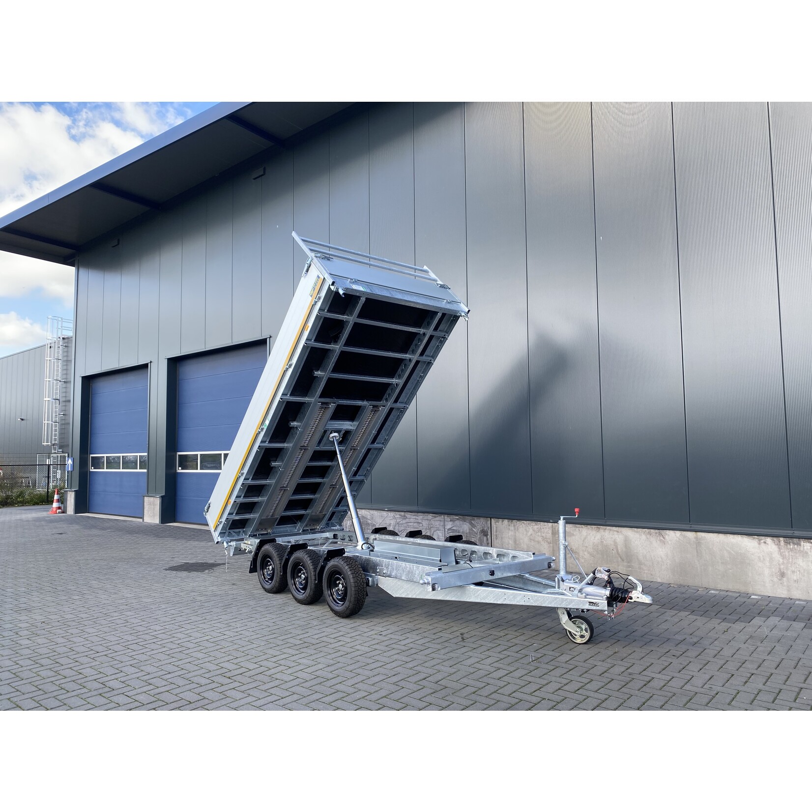 eduard Eduard 3- zijdige kipper | 400 x 200 x 40 cm | 3.500 kg | Geremd ALL - IN AKTIE!