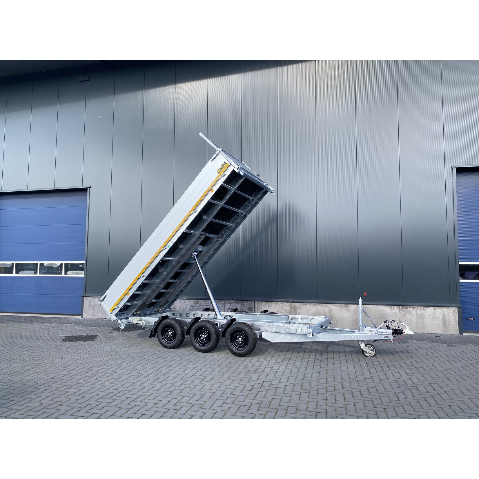 eduard Eduard 3- zijdige kipper | 400 x 200 x 40 cm | 3.500 kg | Geremd ALL - IN AKTIE!