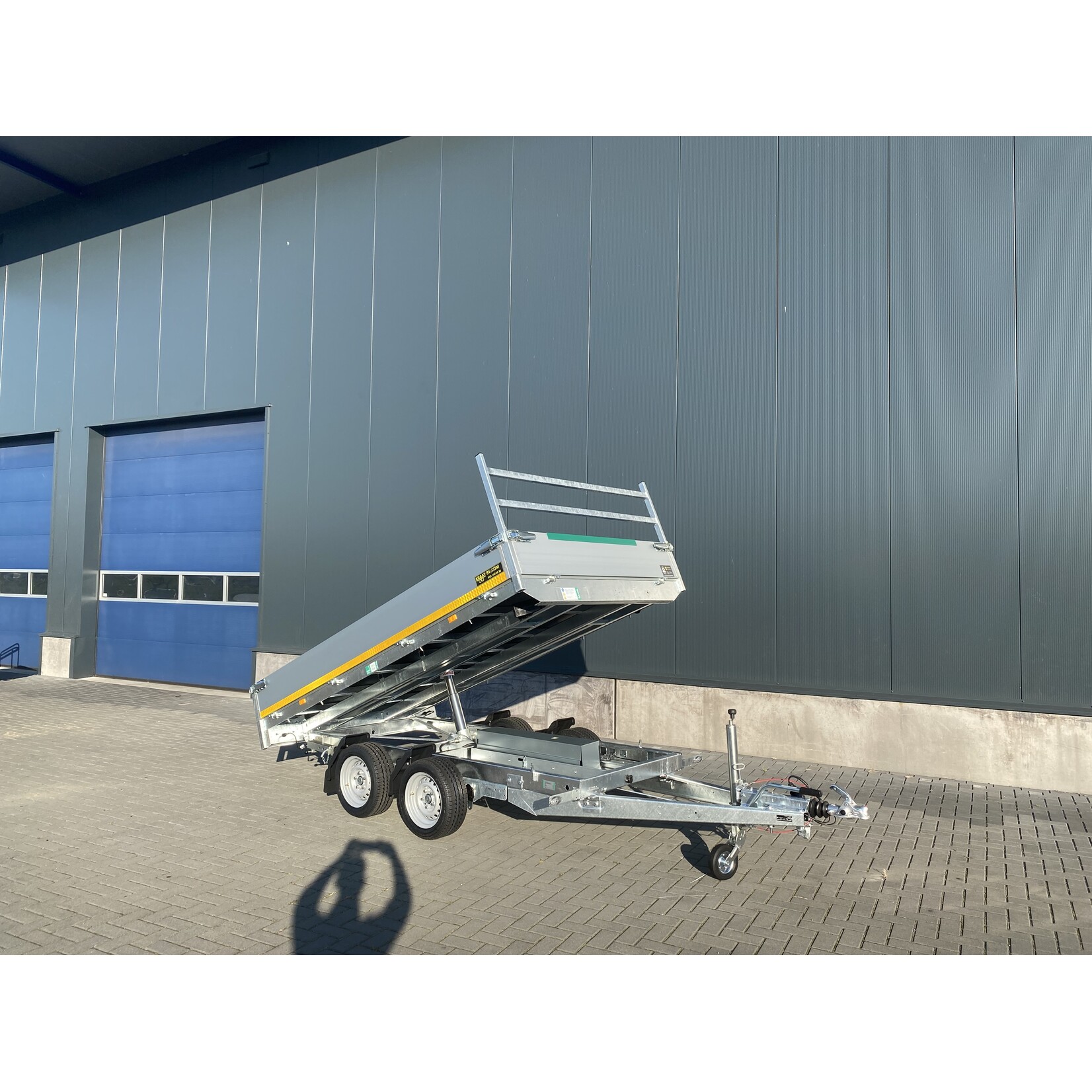 eduard Eduard kipper | 310 x 180 x 30 cm | 3.000 kg | Geremd ALL - IN AKTIE!