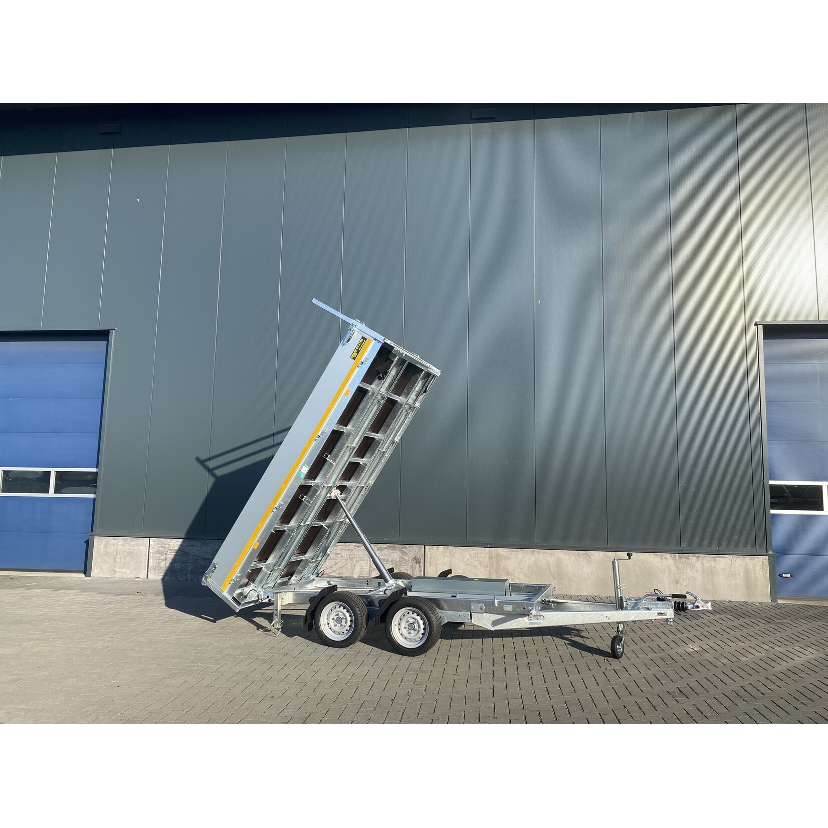 eduard Eduard kipper | 310 x 180 x 30 cm | 3.000 kg | Geremd ALL - IN AKTIE!