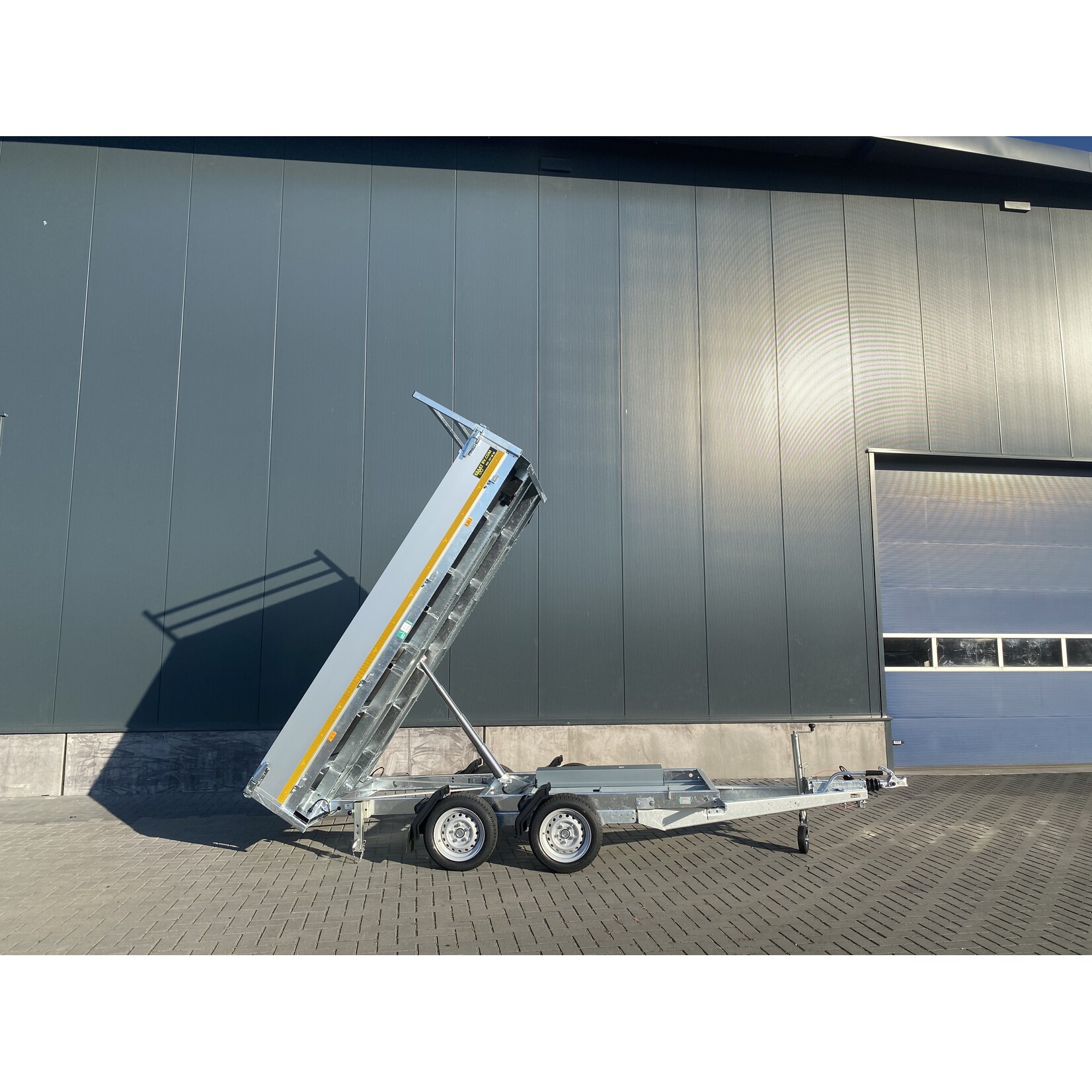 eduard Eduard kipper | 310 x 180 x 30 cm | 3.000 kg | Geremd ALL - IN AKTIE!