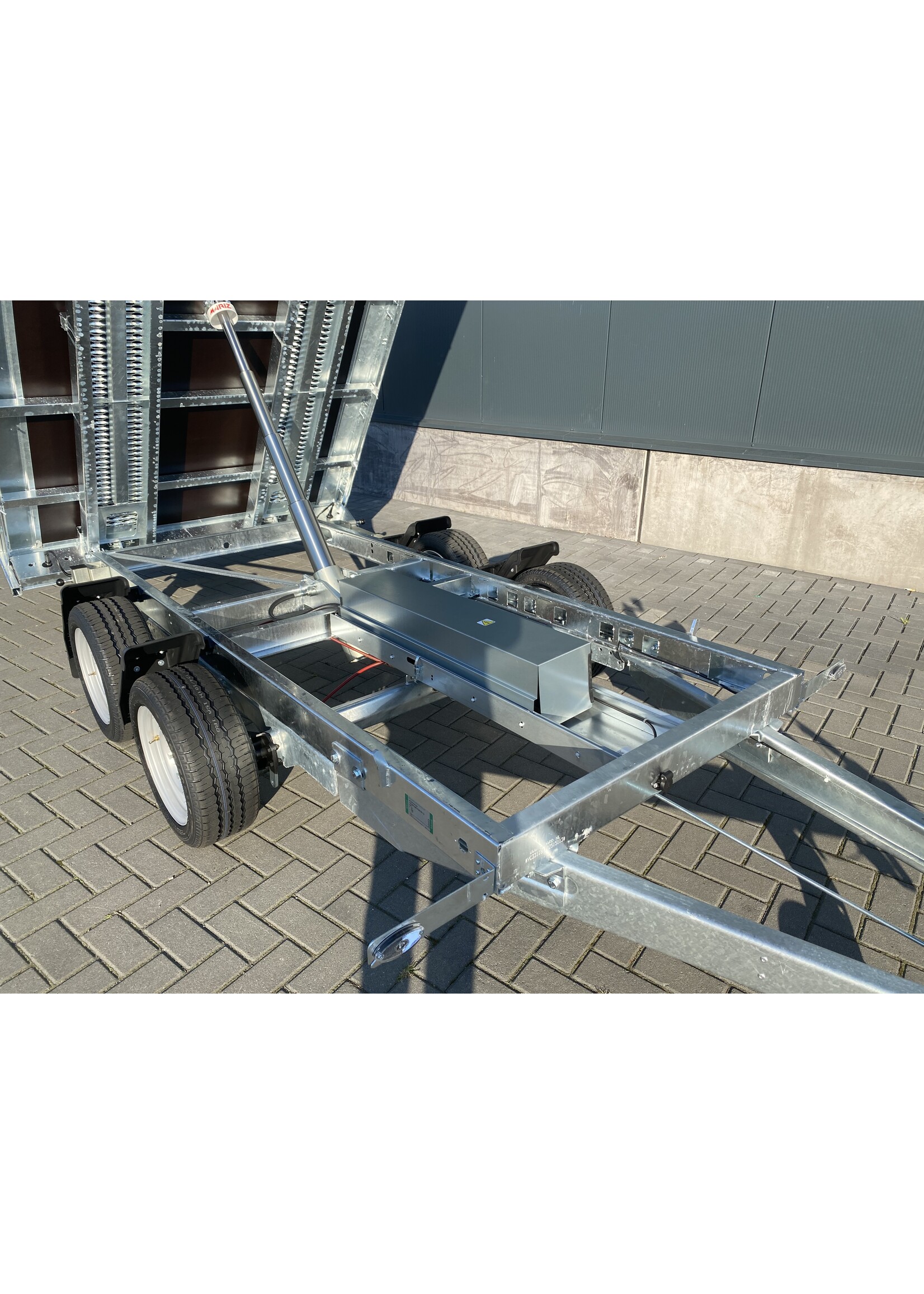 eduard Eduard kipper | 310 x 180 x 30 cm | 3.000 kg | Geremd ALL - IN AKTIE!