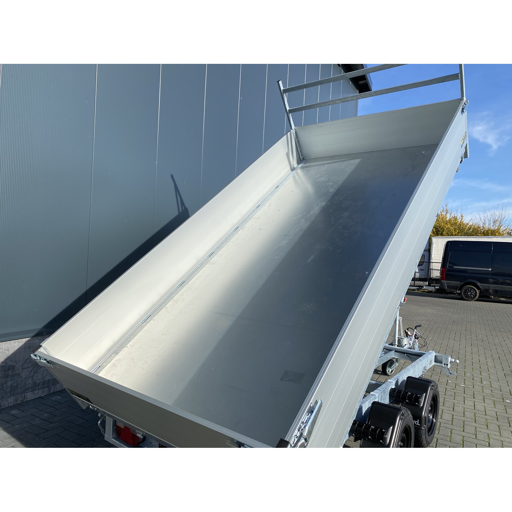 eduard Eduard 3-zijdige kipper | 350 x 180 x 40 cm | 3.500 kg | Geremd ALL-IN AKTIE!