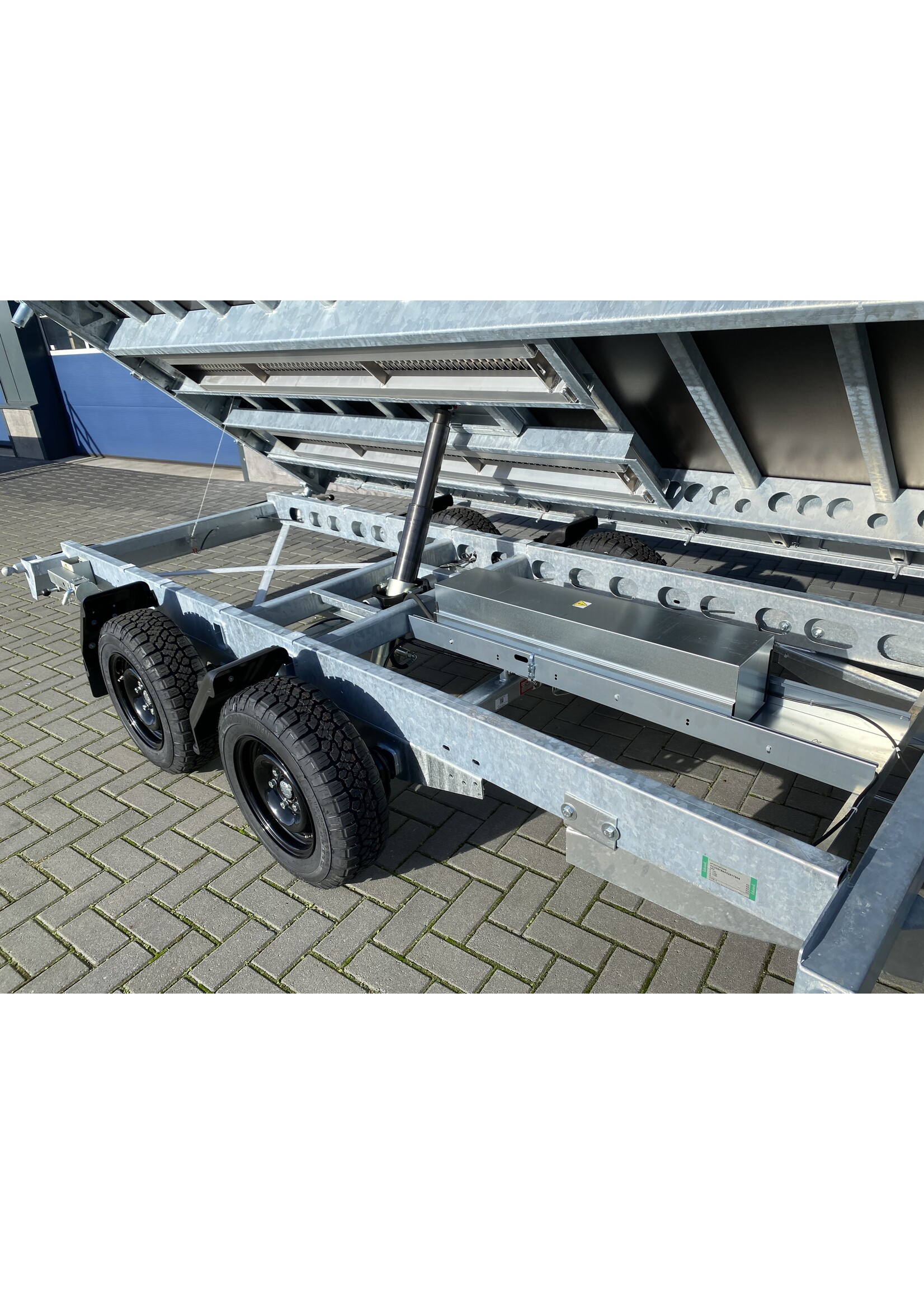 eduard Eduard 3-zijdige kipper | 350 x 180 x 40 cm | 3.500 kg | Geremd ALL-IN AKTIE!