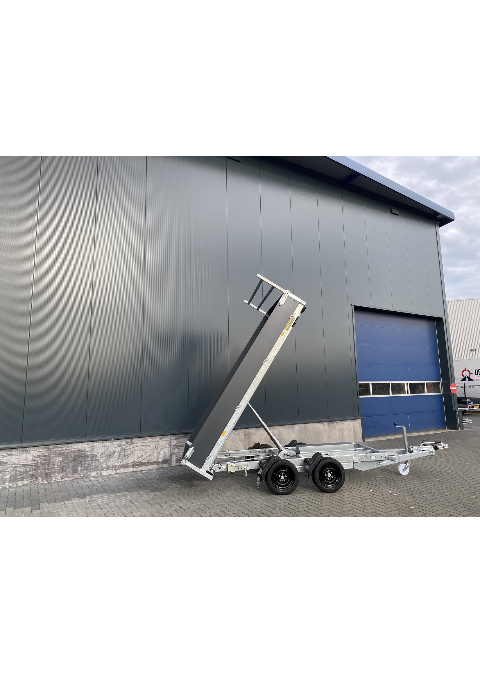 eduard Eduard kipper | 310 x 180 x 30 cm | 3.000 kg | Geremd ALL-IN AKTIE!