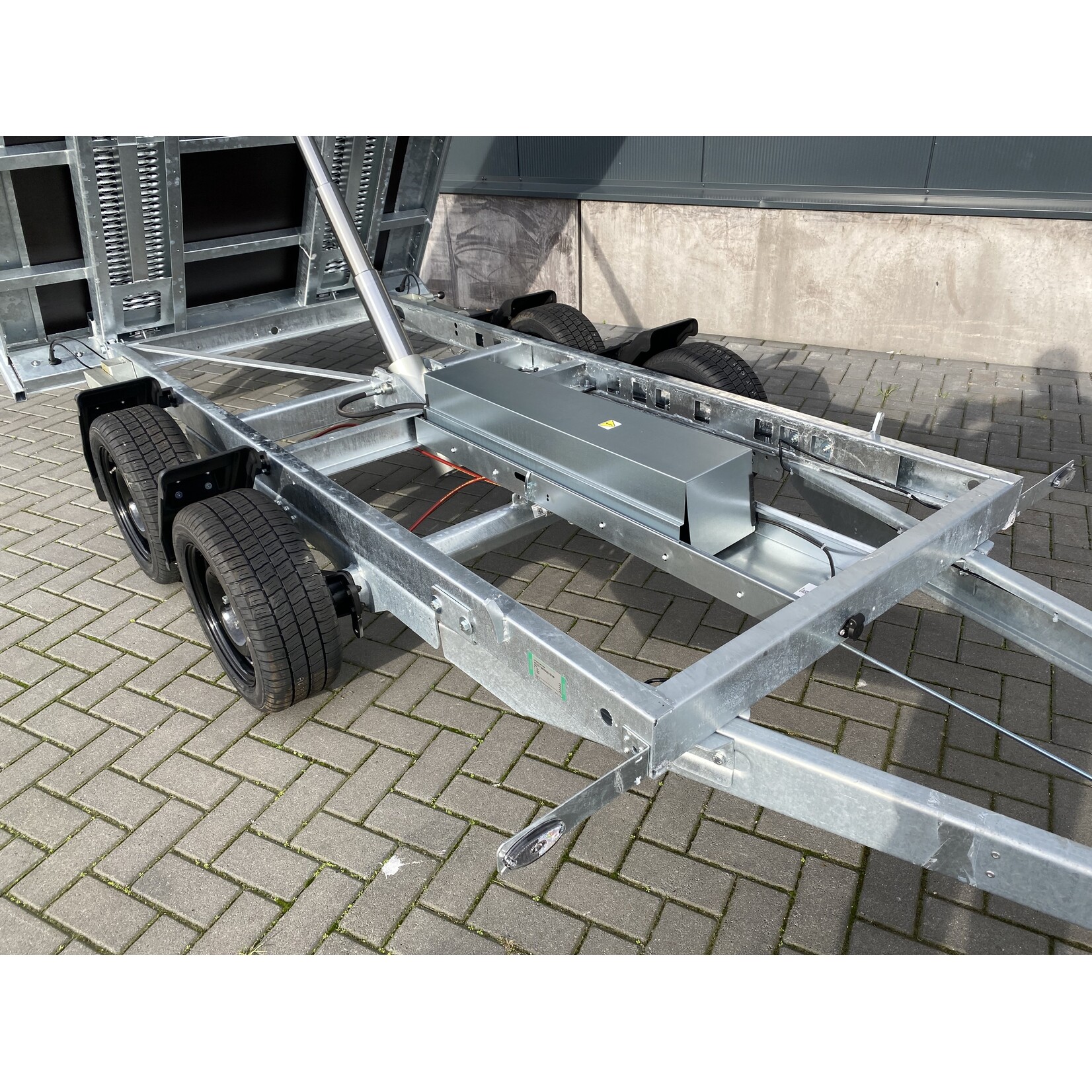 eduard Eduard kipper | 310 x 180 x 30 cm | 3.000 kg | Geremd ALL-IN AKTIE!