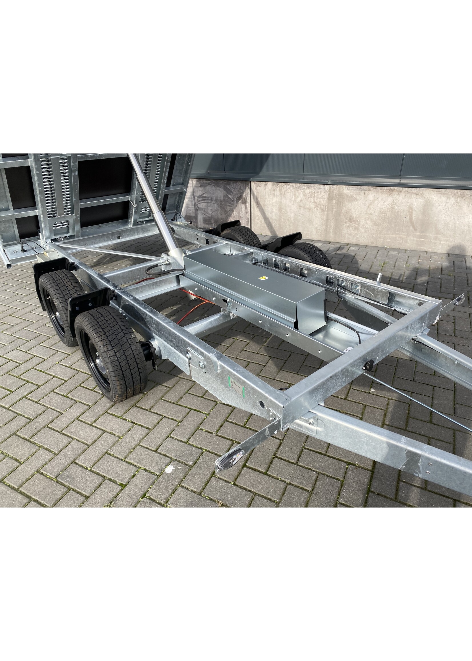 eduard Eduard kipper | 310 x 180 x 30 cm | 3.000 kg | Geremd ALL-IN AKTIE!