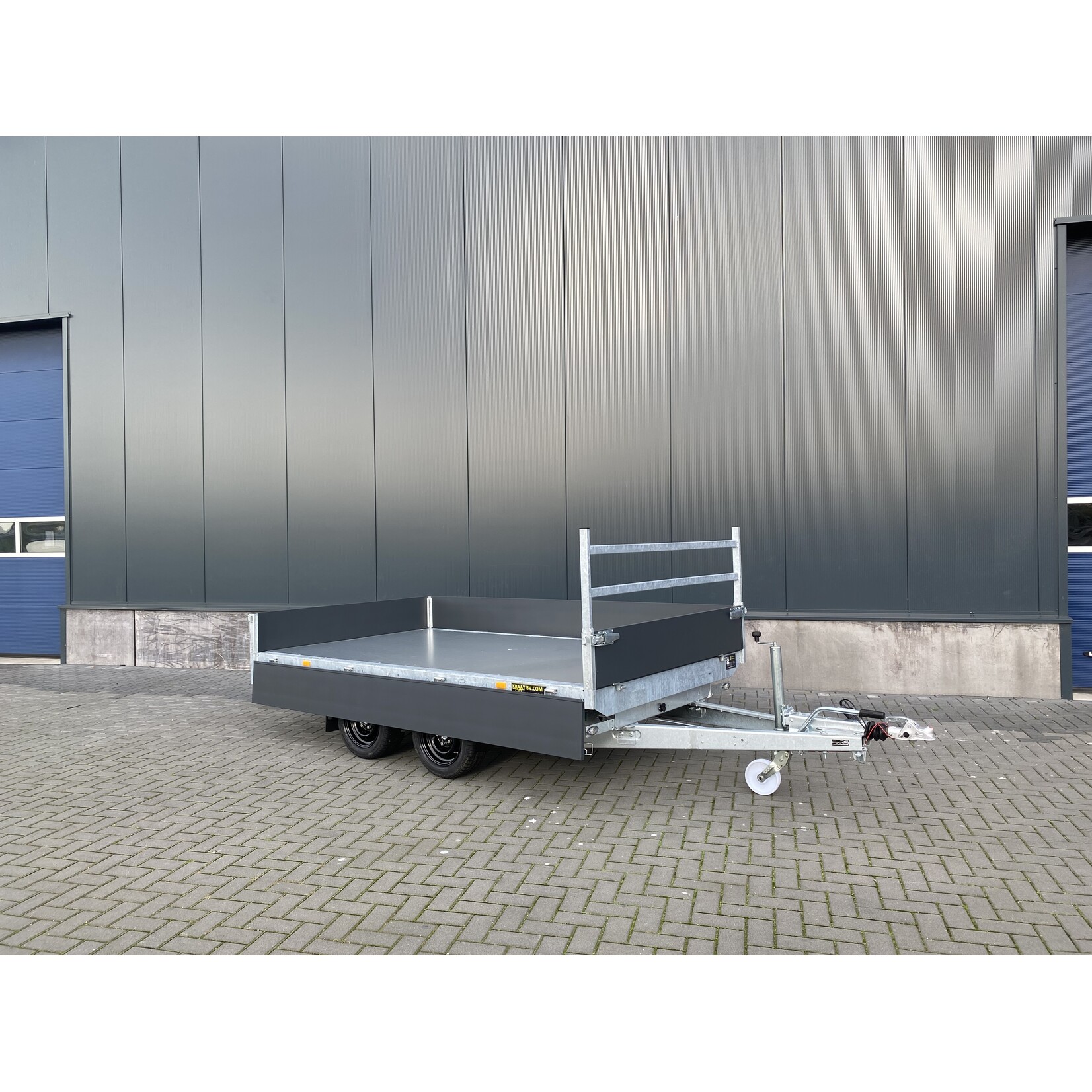 eduard Eduard kipper | 310 x 180 x 30 cm | 3.000 kg | Geremd ALL-IN AKTIE!