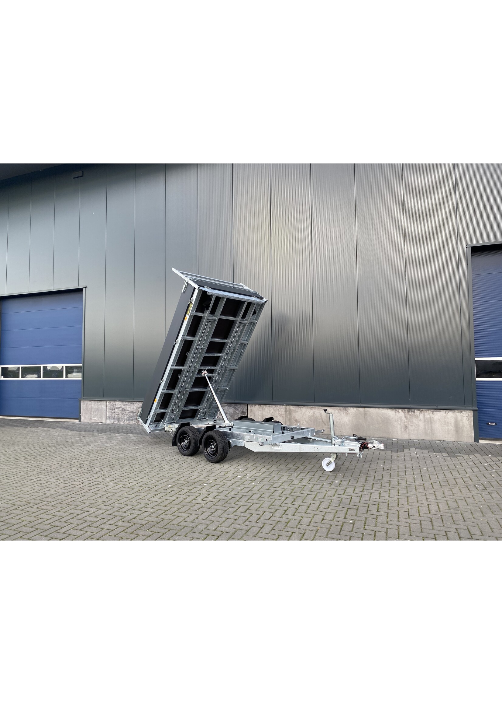 eduard Eduard kipper | 310 x 180 x 30 cm | 3.000 kg | Geremd ALL-IN AKTIE!