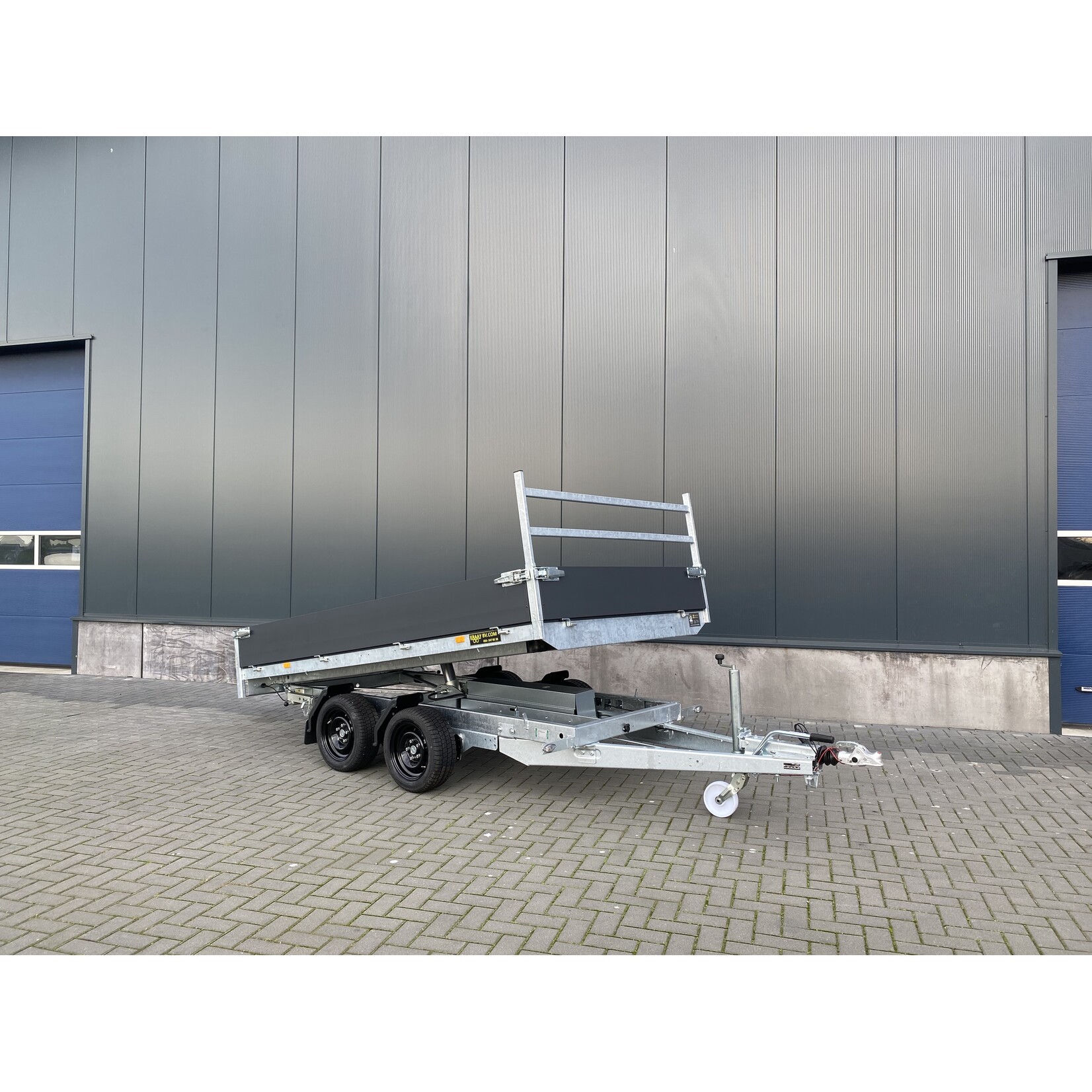 eduard Eduard kipper | 310 x 180 x 30 cm | 3.000 kg | Geremd ALL-IN AKTIE!