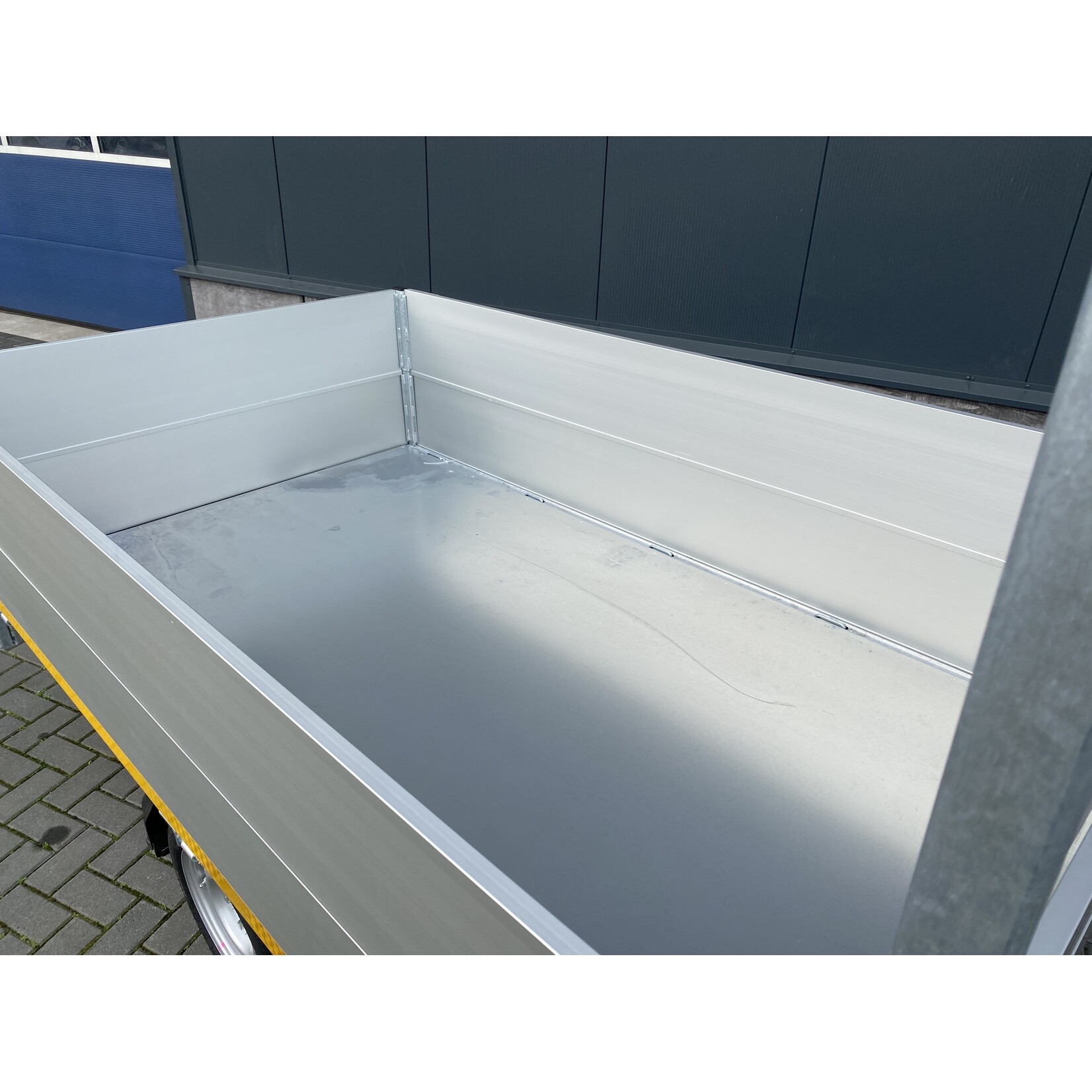 eduard Eduard kipper | 260 x 150 x 60 cm | 1.350 kg | Incl. oprijpakket  geremd  ALL - IN AKTIE!
