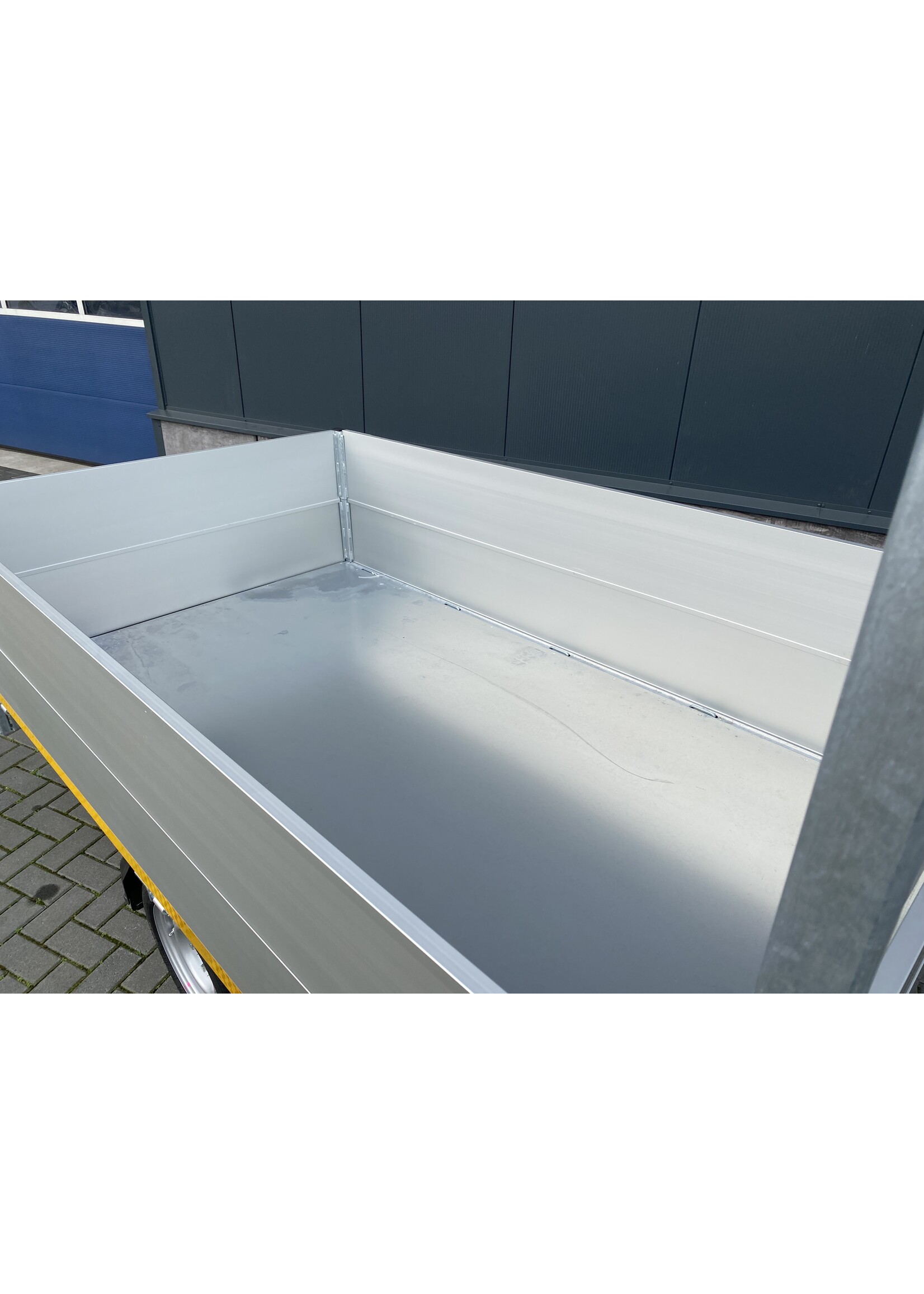 eduard Eduard kipper | 260 x 150 x 60 cm | 1.500 kg | Incl. oprijpakket  geremd  ALL - IN AKTIE!