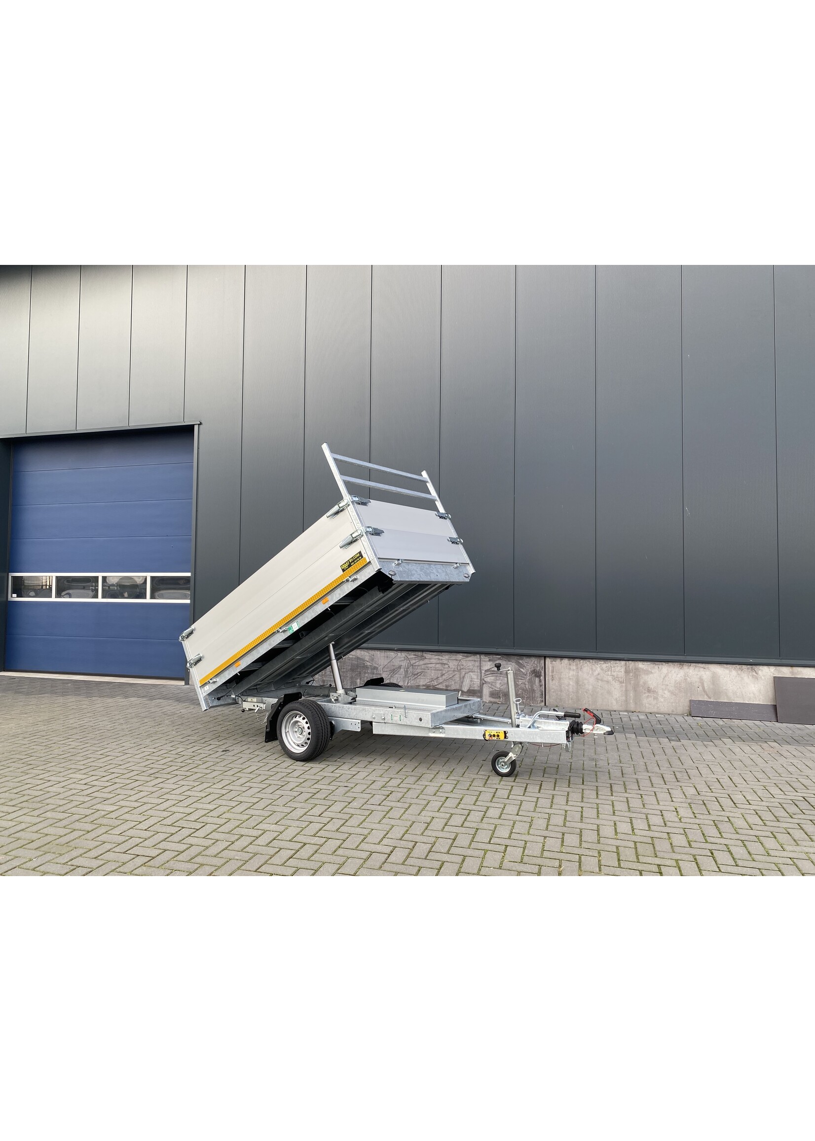 eduard Eduard kipper | 260 x 150 x 60 cm | 1.500 kg | Incl. oprijpakket  geremd  ALL - IN AKTIE!