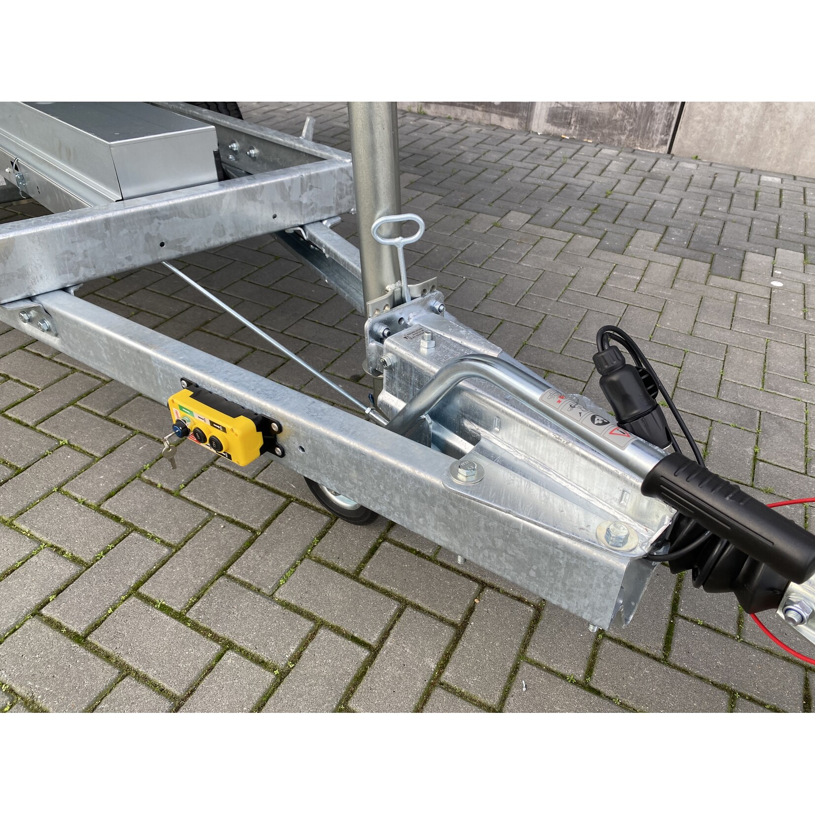 eduard Eduard kipper | 260 x 150 x 60 cm | 1.350 kg | Incl. oprijpakket  geremd  ALL - IN AKTIE!